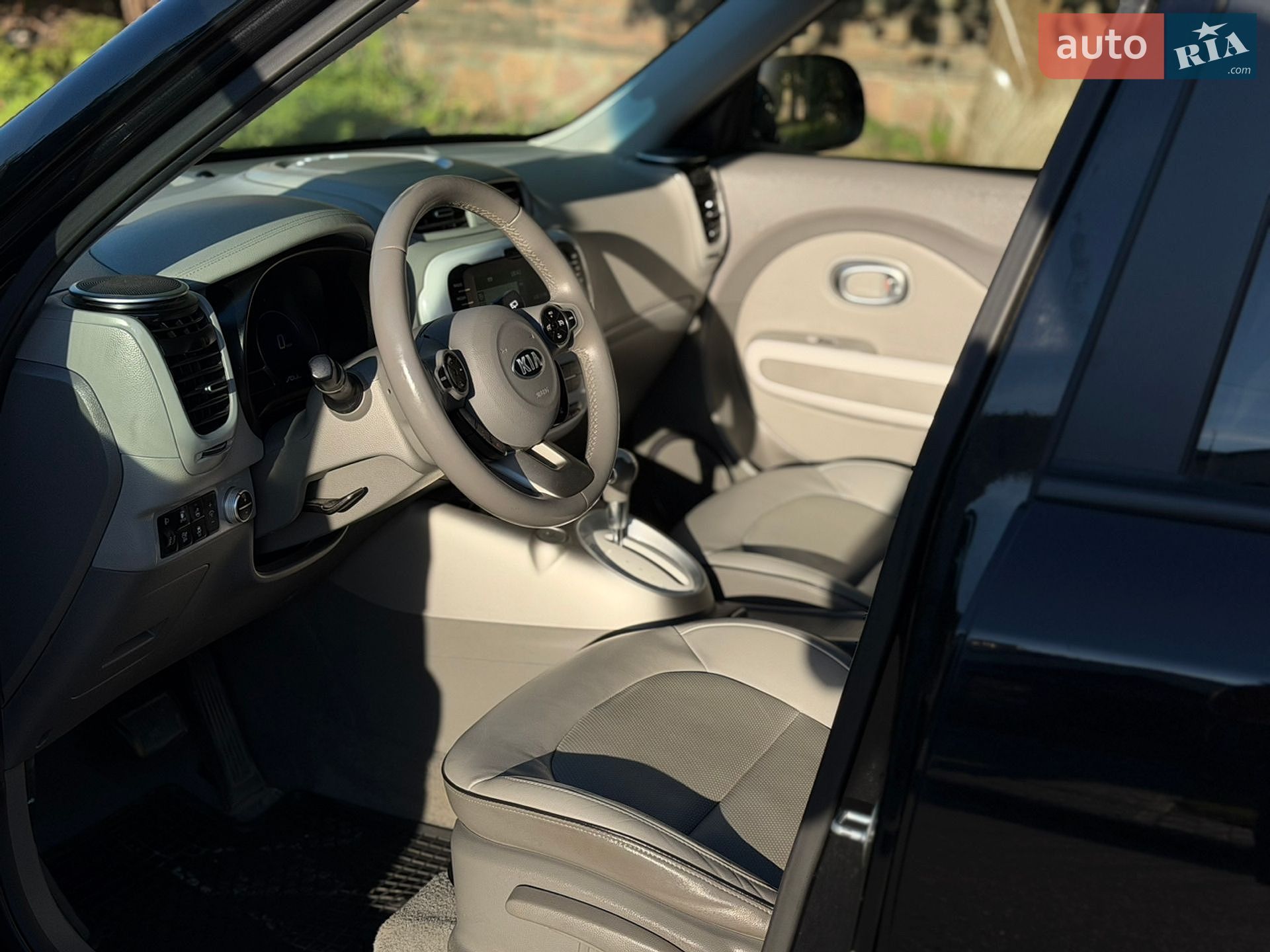 Kia Soul EV 2016 VIN KNAJX81EFG7015627 фото оголошення 8 з 27