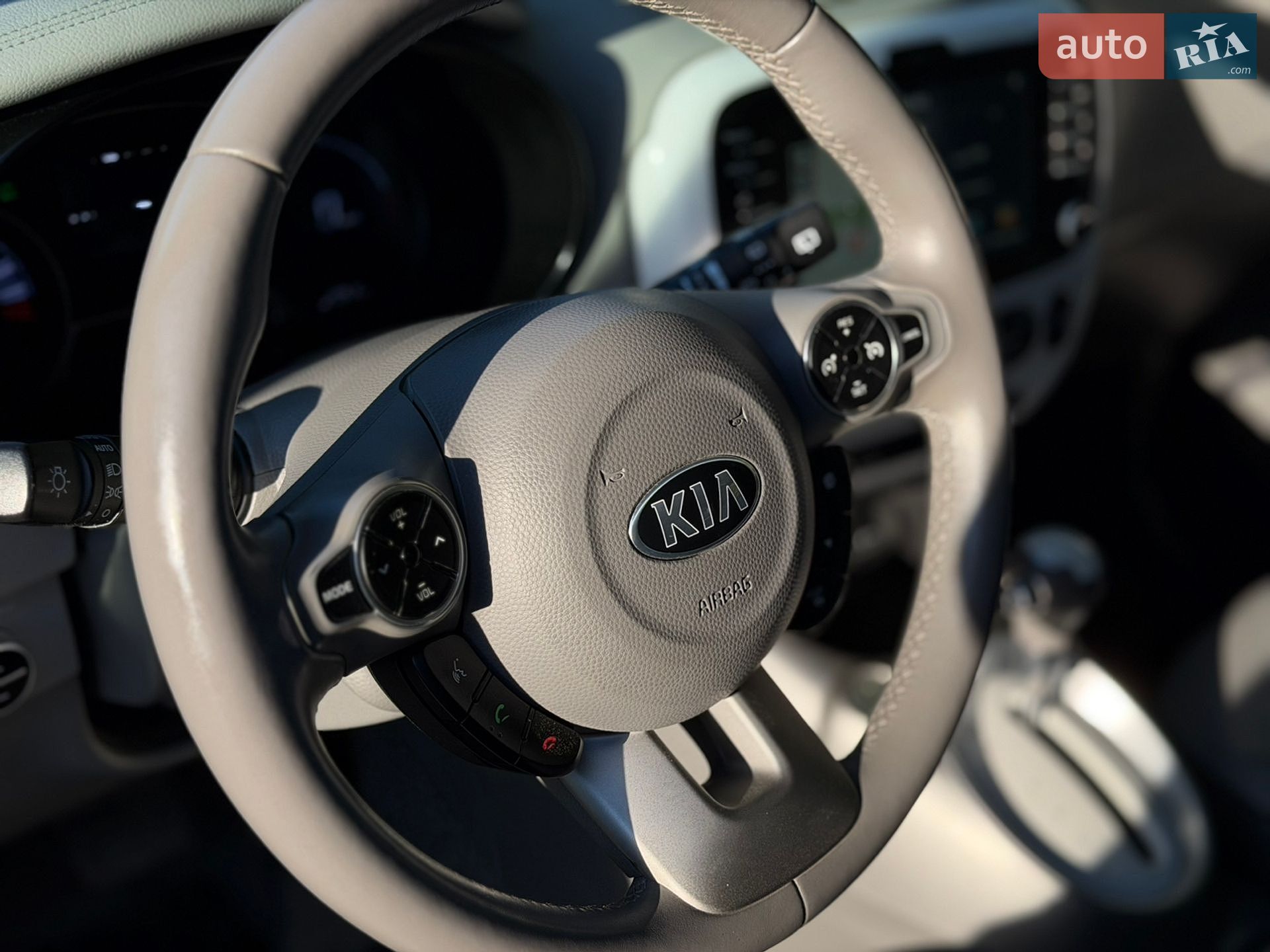 Kia Soul EV 2016 VIN KNAJX81EFG7015627 фото оголошення 12 з 27