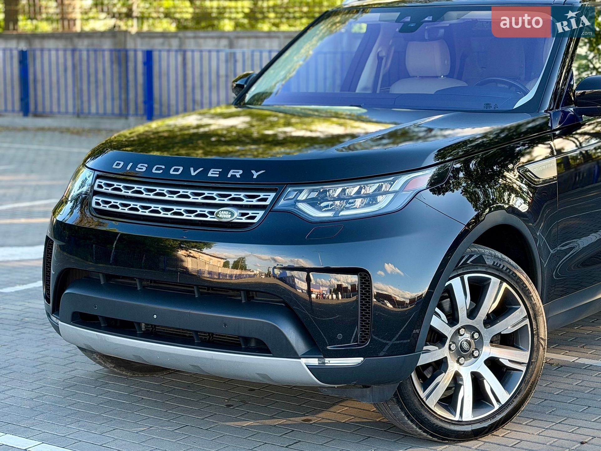Land Rover Discovery 2017 VIN SALRRBBVXHA024998 фото оголошення 3 з 85