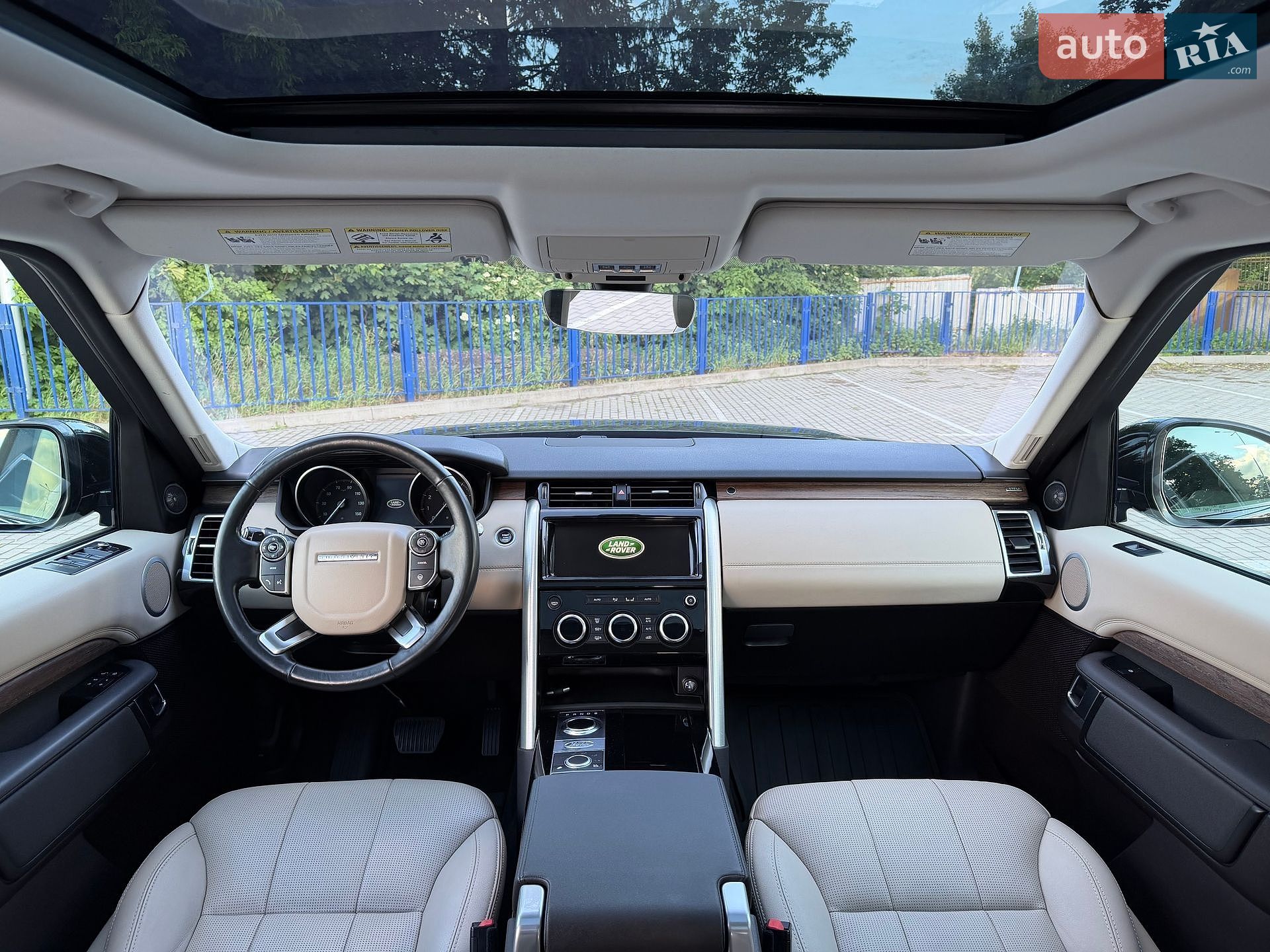 Land Rover Discovery 2017 VIN SALRRBBVXHA024998 фото оголошення 4 з 85