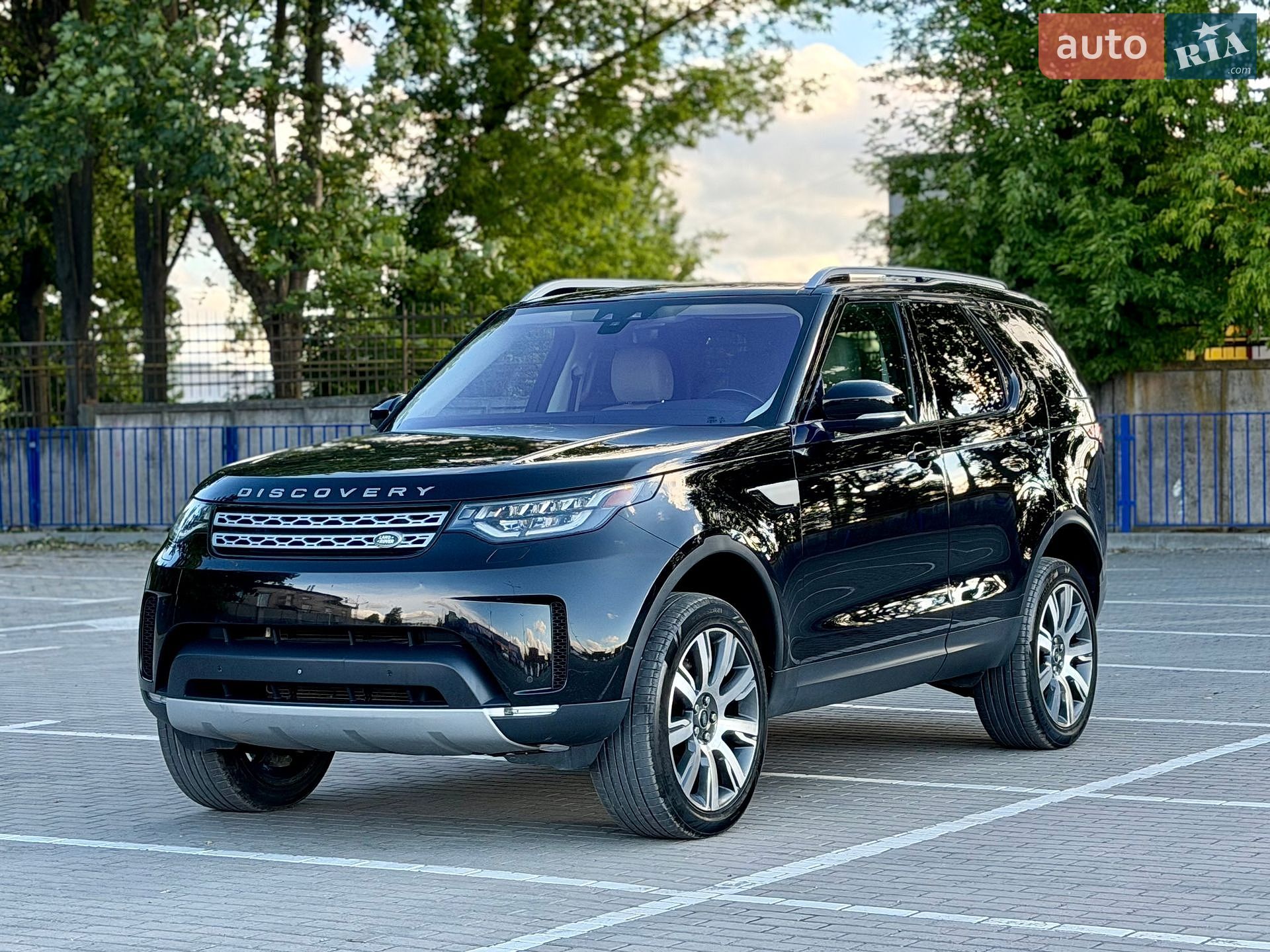 Land Rover Discovery 2017 VIN SALRRBBVXHA024998 фото оголошення 7 з 85