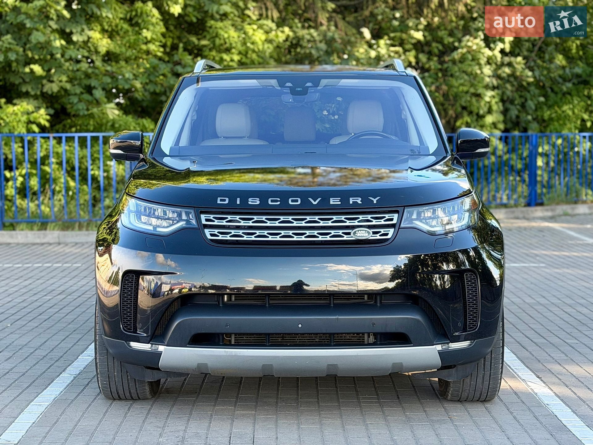 Land Rover Discovery 2017 VIN SALRRBBVXHA024998 фото оголошення 10 з 85