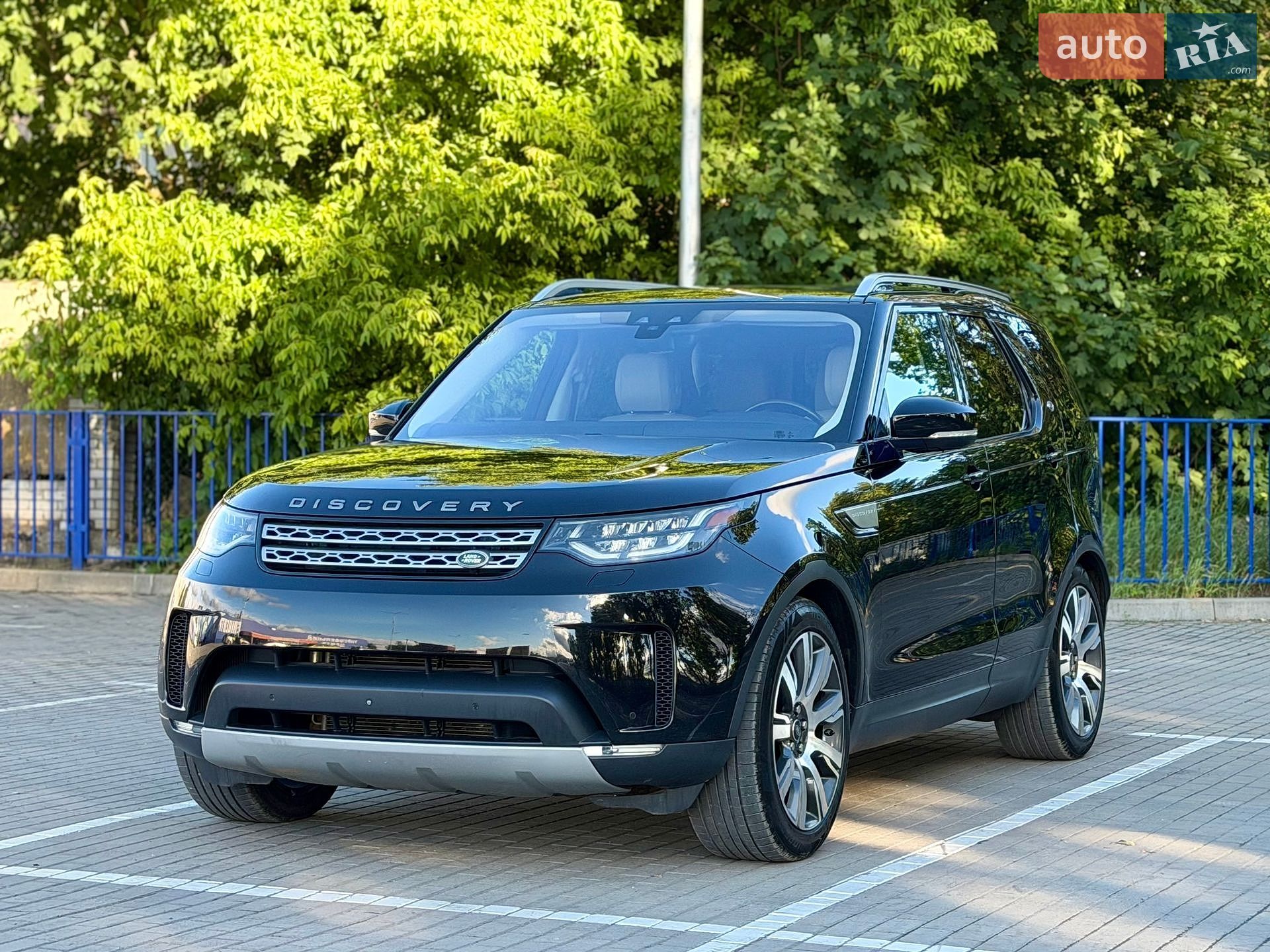 Land Rover Discovery 2017 VIN SALRRBBVXHA024998 фото оголошення 12 з 85