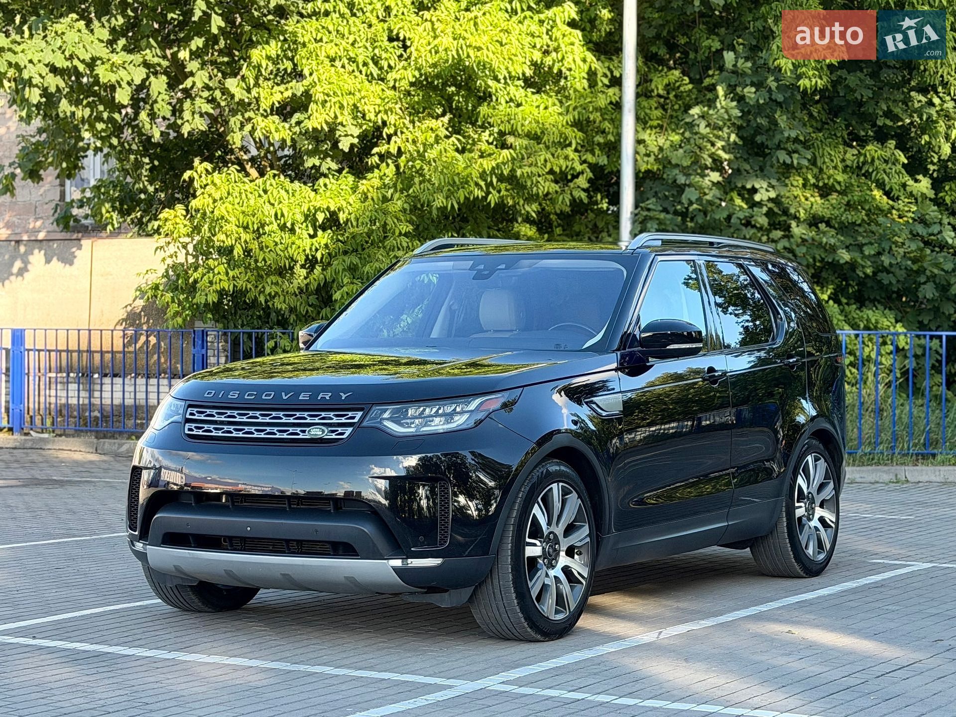 Land Rover Discovery 2017 VIN SALRRBBVXHA024998 фото оголошення 13 з 85