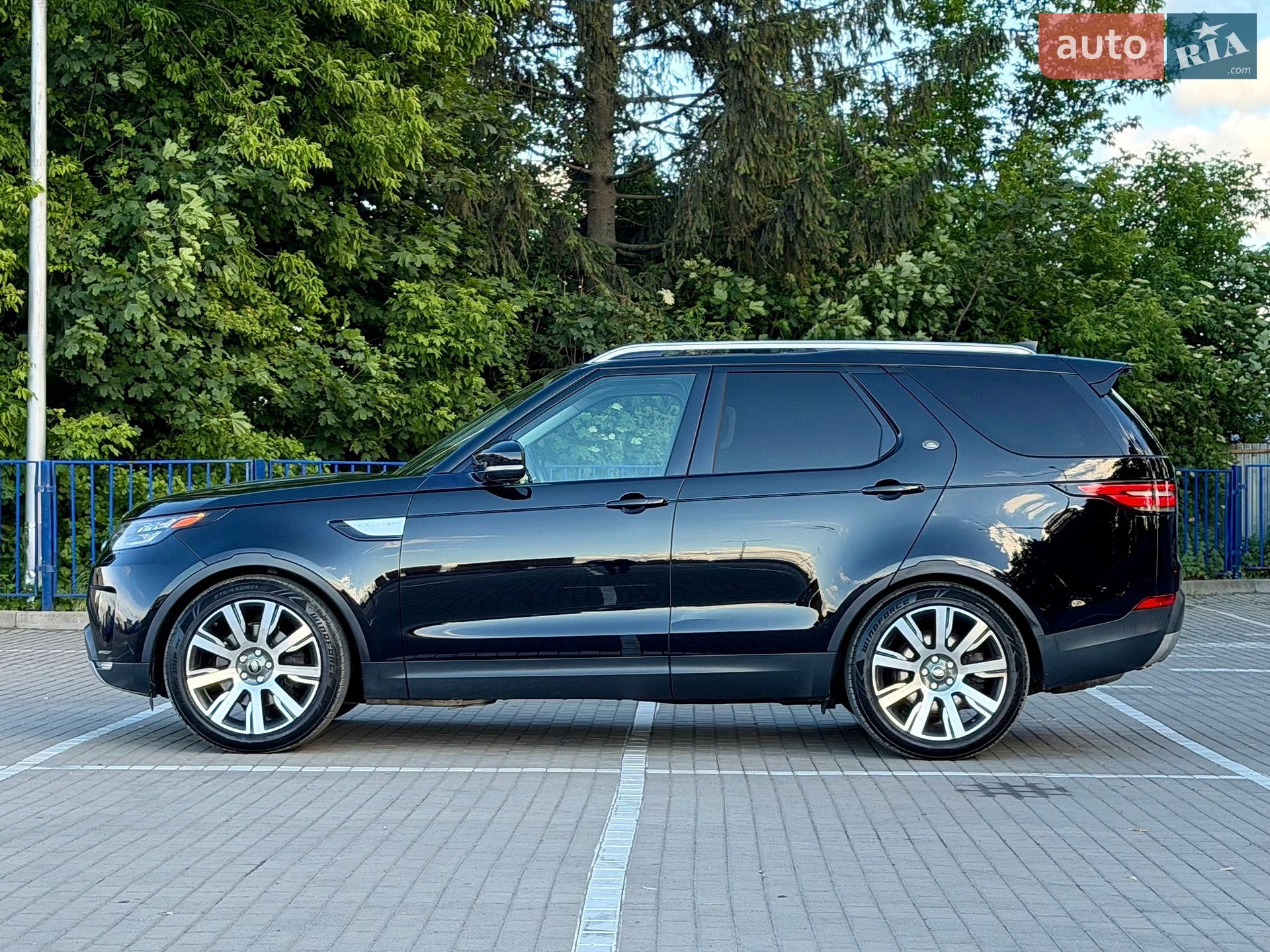 Land Rover Discovery 2017 VIN SALRRBBVXHA024998 фото оголошення 14 з 85
