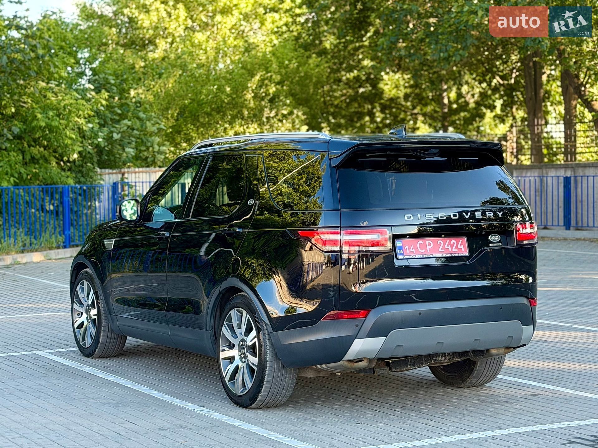 Land Rover Discovery 2017 VIN SALRRBBVXHA024998 фото оголошення 17 з 85