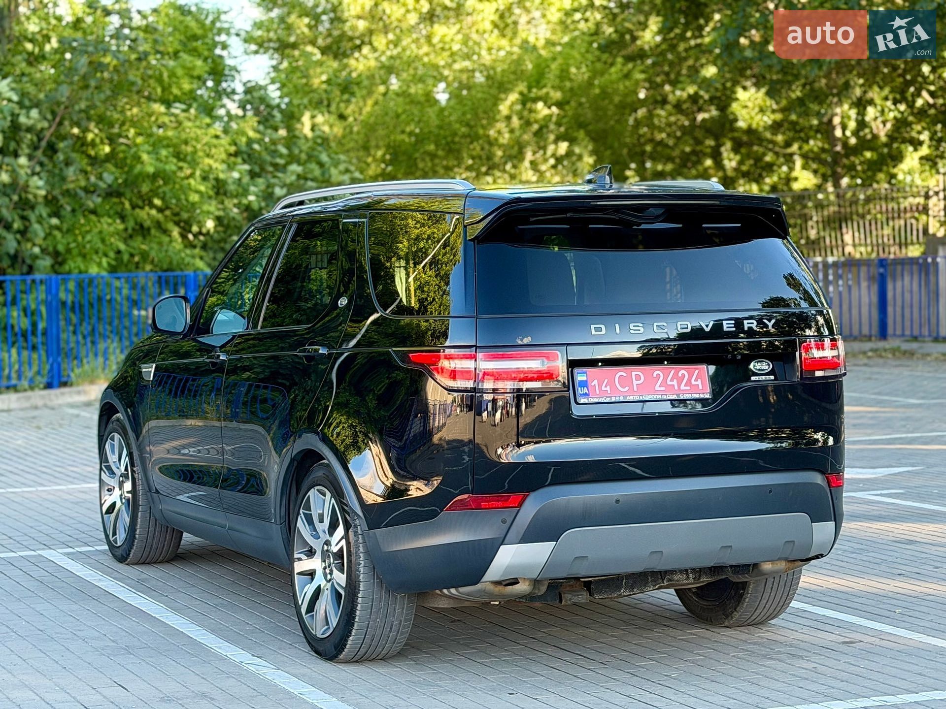 Land Rover Discovery 2017 VIN SALRRBBVXHA024998 фото оголошення 18 з 85