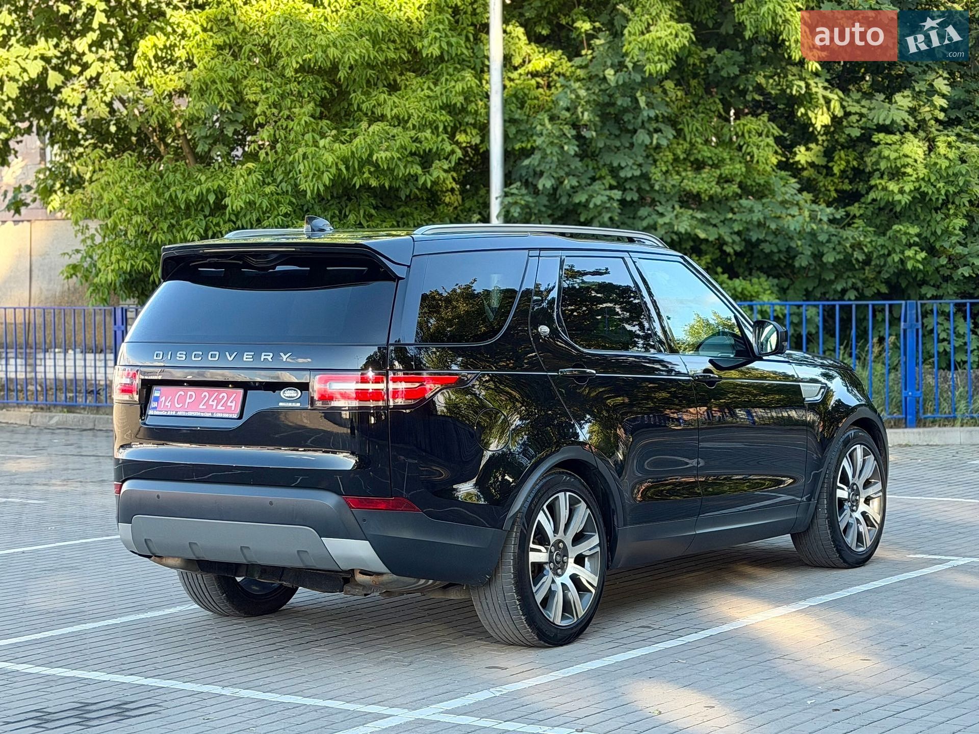 Land Rover Discovery 2017 VIN SALRRBBVXHA024998 фото оголошення 23 з 85