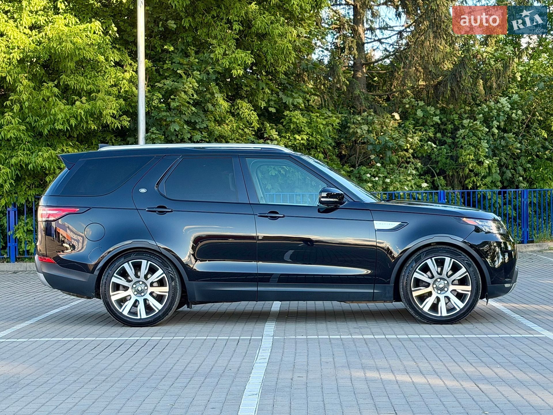 Land Rover Discovery 2017 VIN SALRRBBVXHA024998 фото оголошення 24 з 85