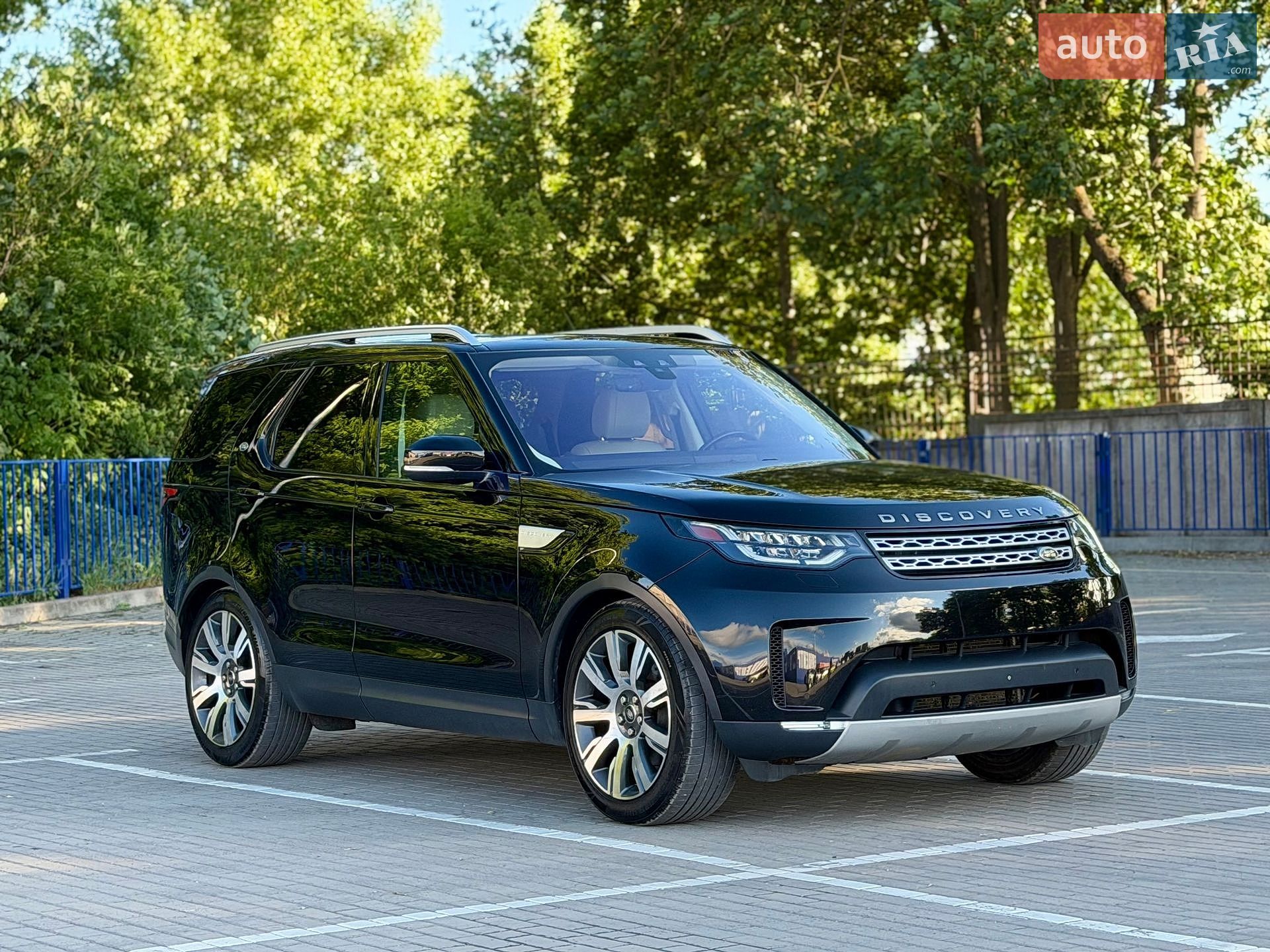 Land Rover Discovery 2017 VIN SALRRBBVXHA024998 фото оголошення 25 з 85