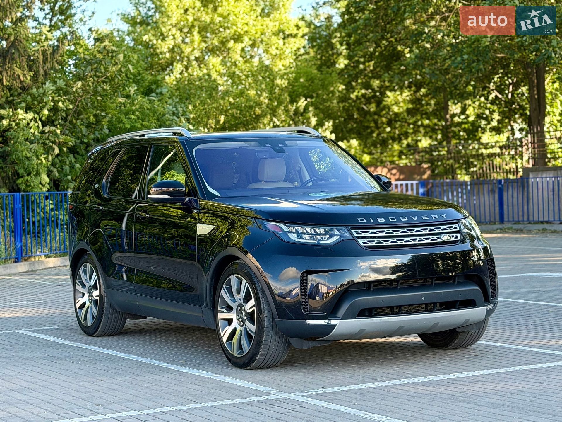 Land Rover Discovery 2017 VIN SALRRBBVXHA024998 фото оголошення 26 з 85