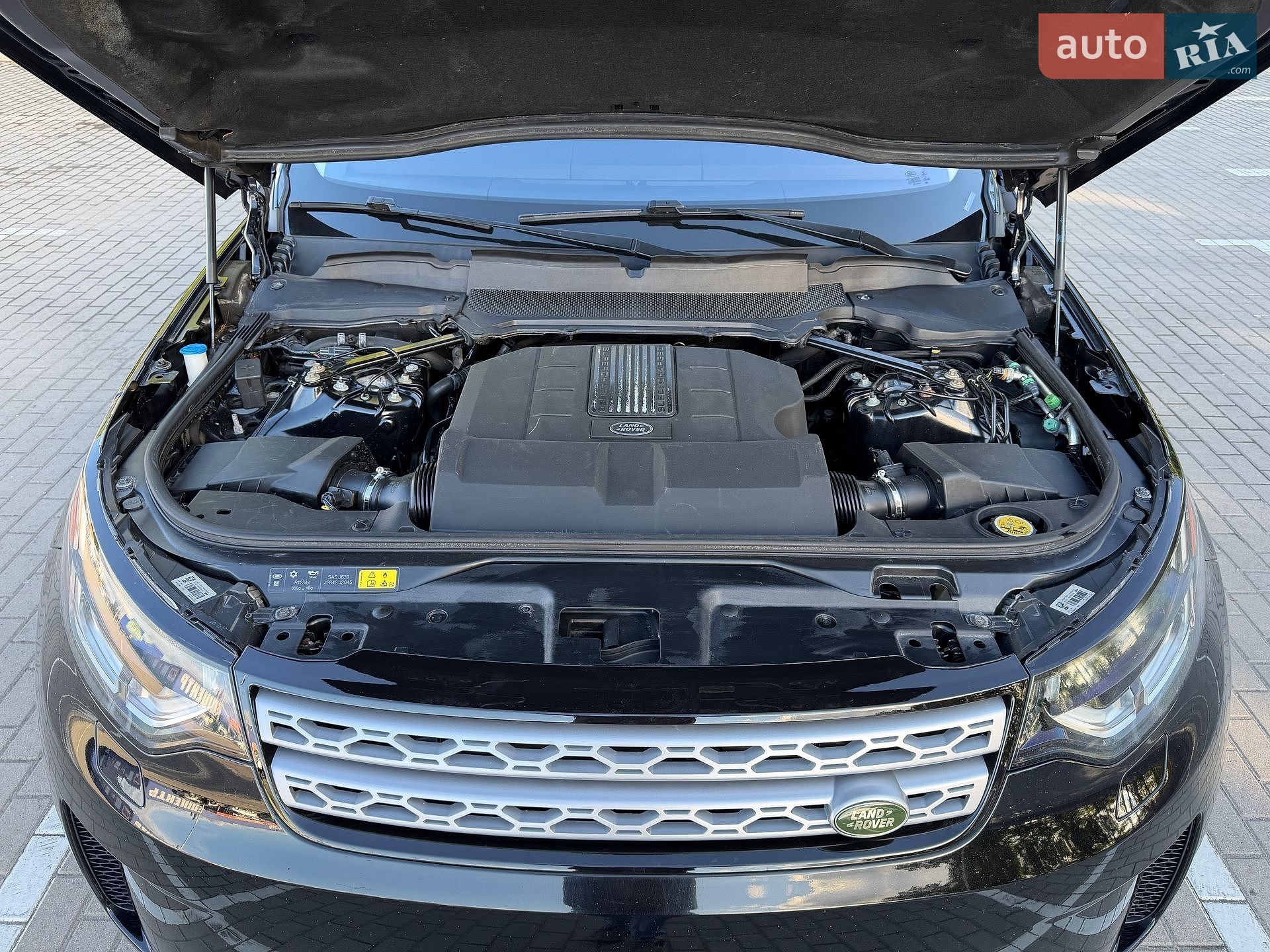 Land Rover Discovery 2017 VIN SALRRBBVXHA024998 фото оголошення 35 з 85