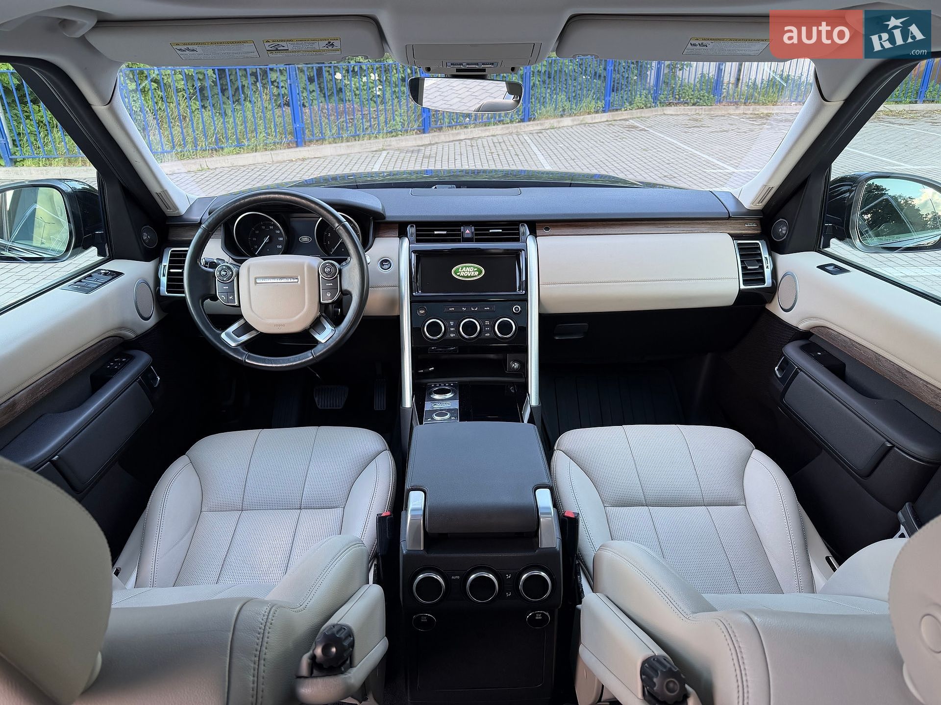 Land Rover Discovery 2017 VIN SALRRBBVXHA024998 фото оголошення 48 з 85