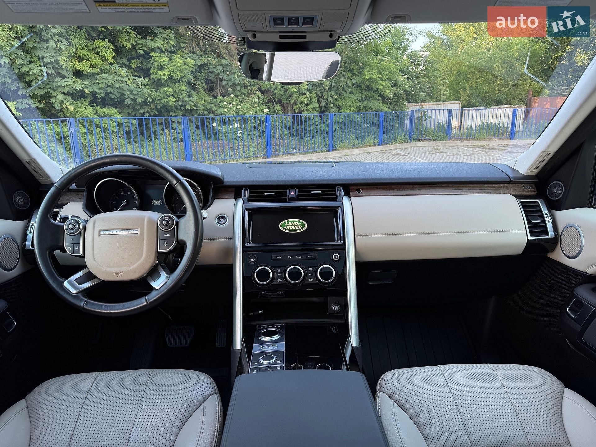 Land Rover Discovery 2017 VIN SALRRBBVXHA024998 фото оголошення 47 з 85