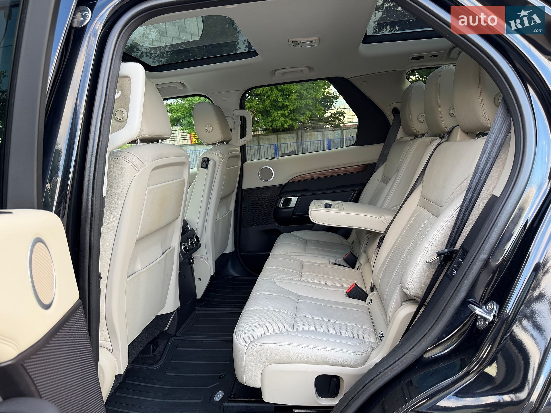 Land Rover Discovery 2017 VIN SALRRBBVXHA024998 фото оголошення 73 з 85