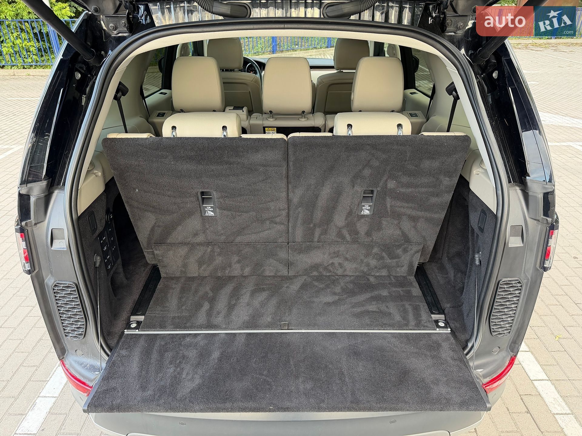 Land Rover Discovery 2017 VIN SALRRBBVXHA024998 фото оголошення 82 з 85