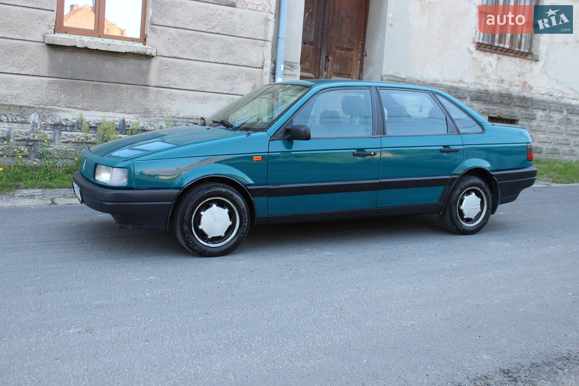 Volkswagen Passat 1993 VIN WVWZZZ31ZPE054024 фото оголошення 2 з 22