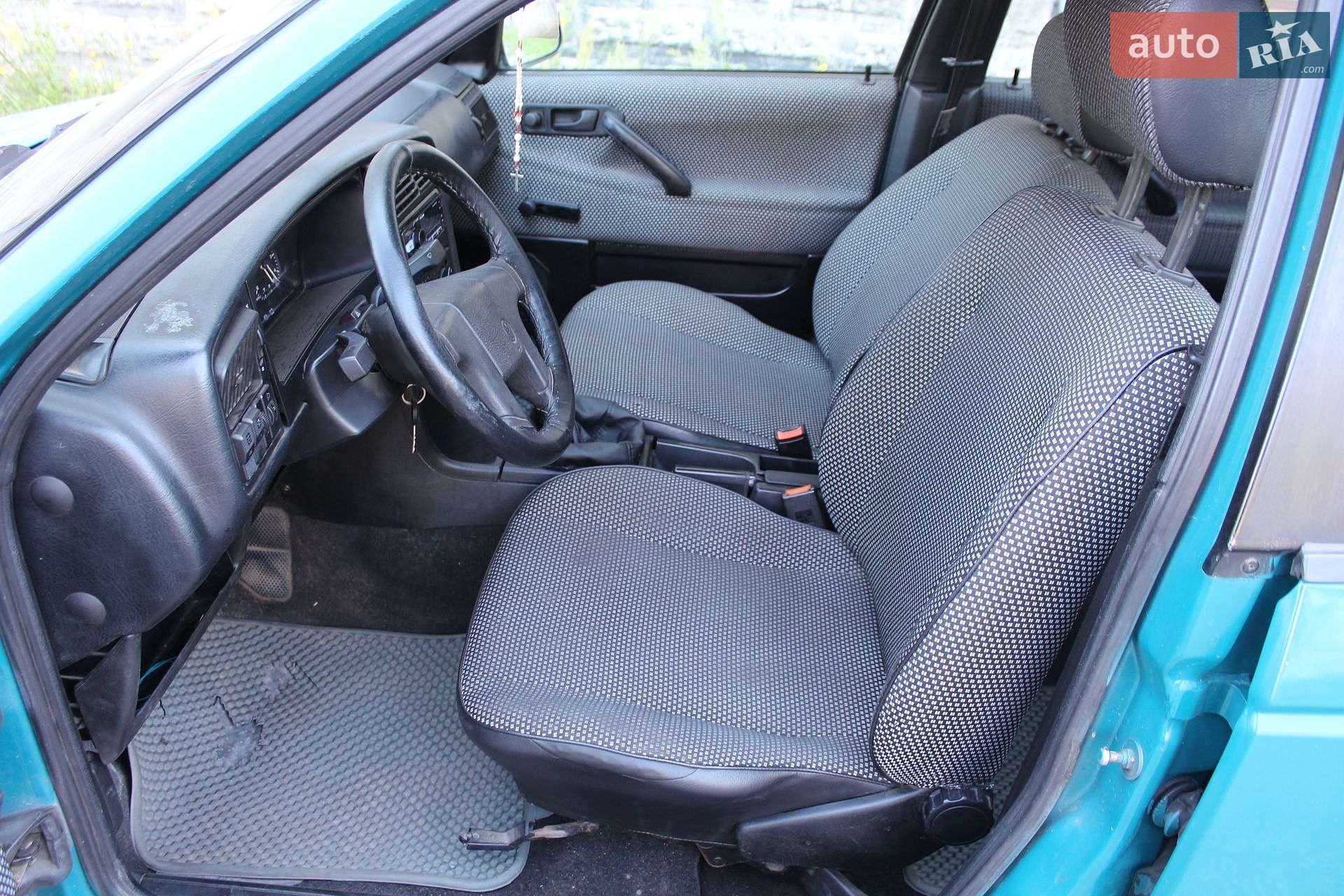 Volkswagen Passat 1993 VIN WVWZZZ31ZPE054024 фото оголошення 14 з 22
