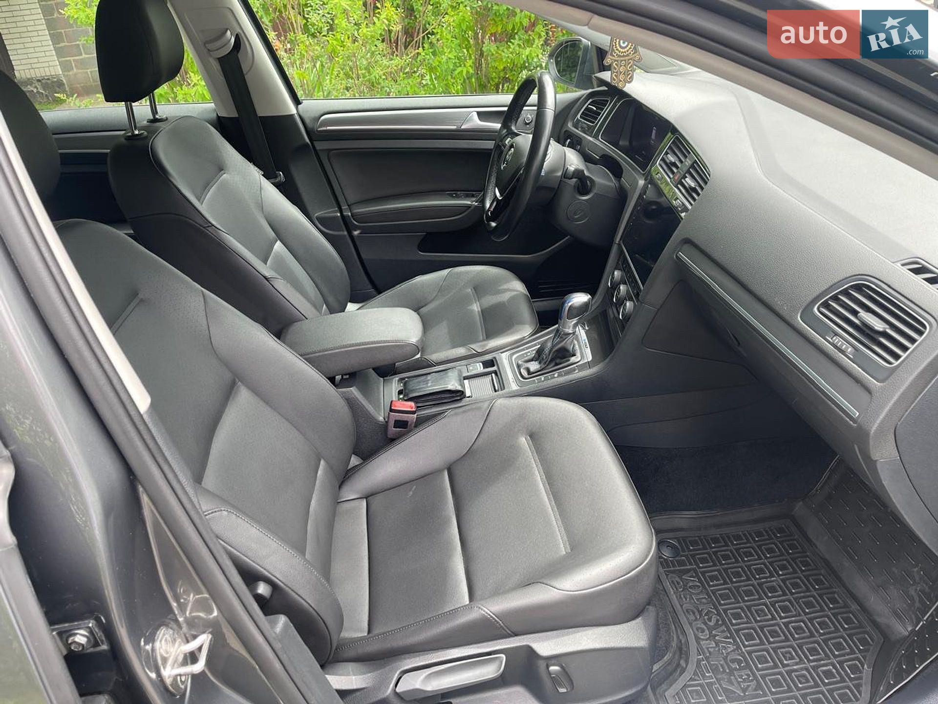 Volkswagen e-Golf 2019 VIN WVWPR7AU0KW911072 фото оголошення 10 з 19