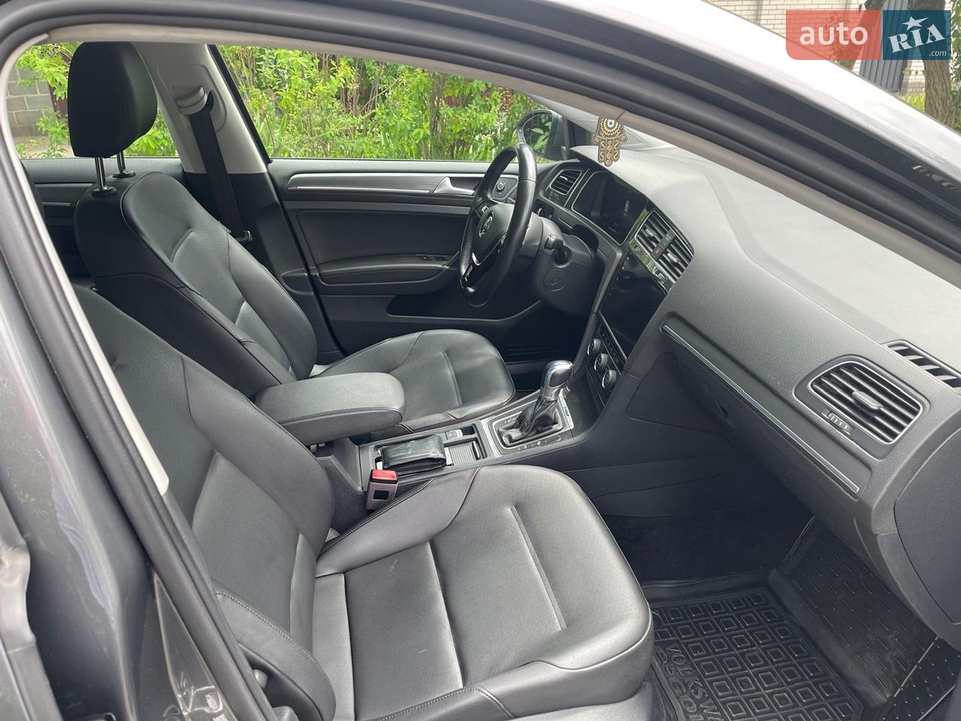 Volkswagen e-Golf 2019 VIN WVWPR7AU0KW911072 фото оголошення 9 з 19