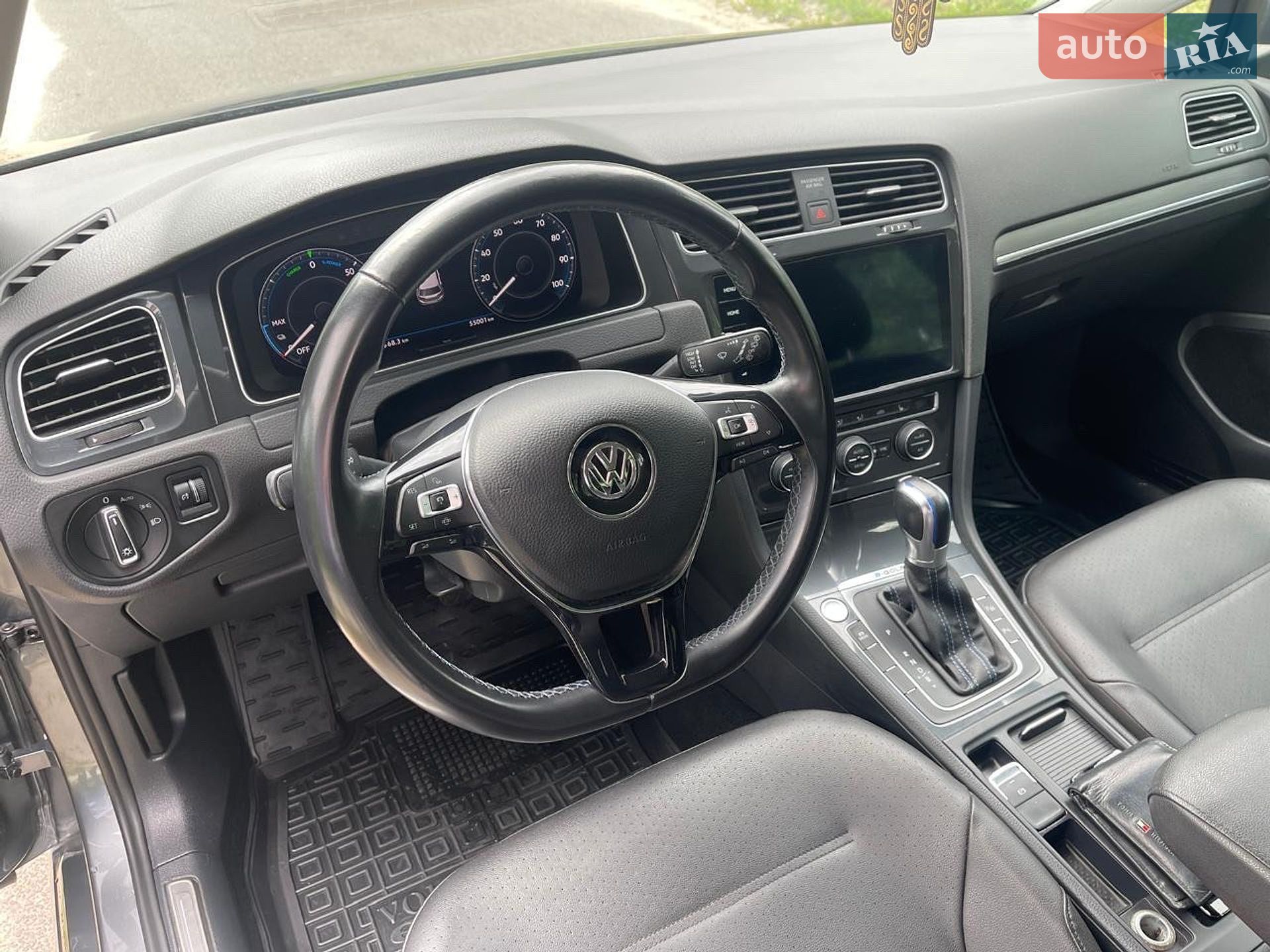 Volkswagen e-Golf 2019 VIN WVWPR7AU0KW911072 фото оголошення 12 з 19