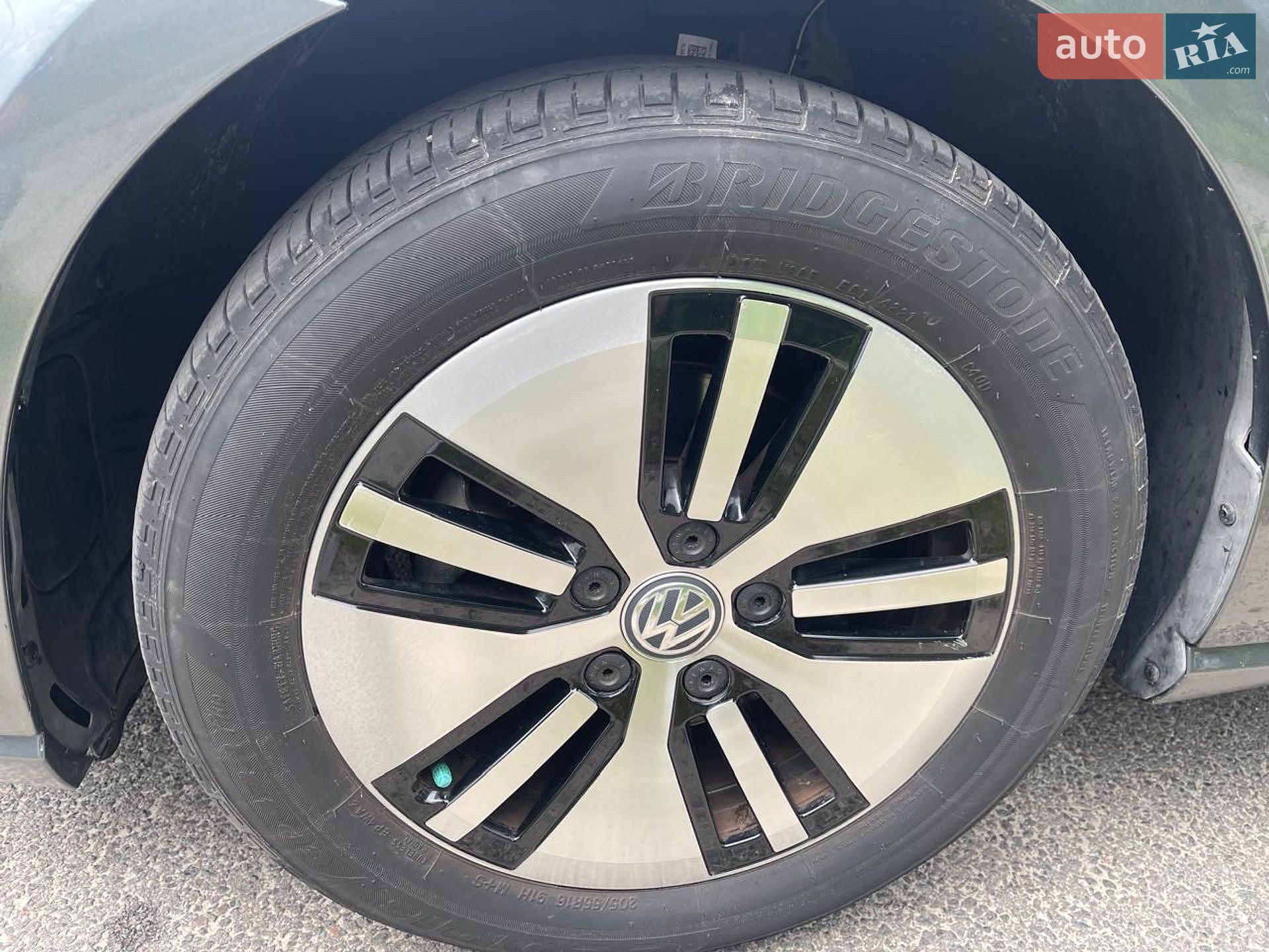 Volkswagen e-Golf 2019 VIN WVWPR7AU0KW911072 фото оголошення 19 з 19