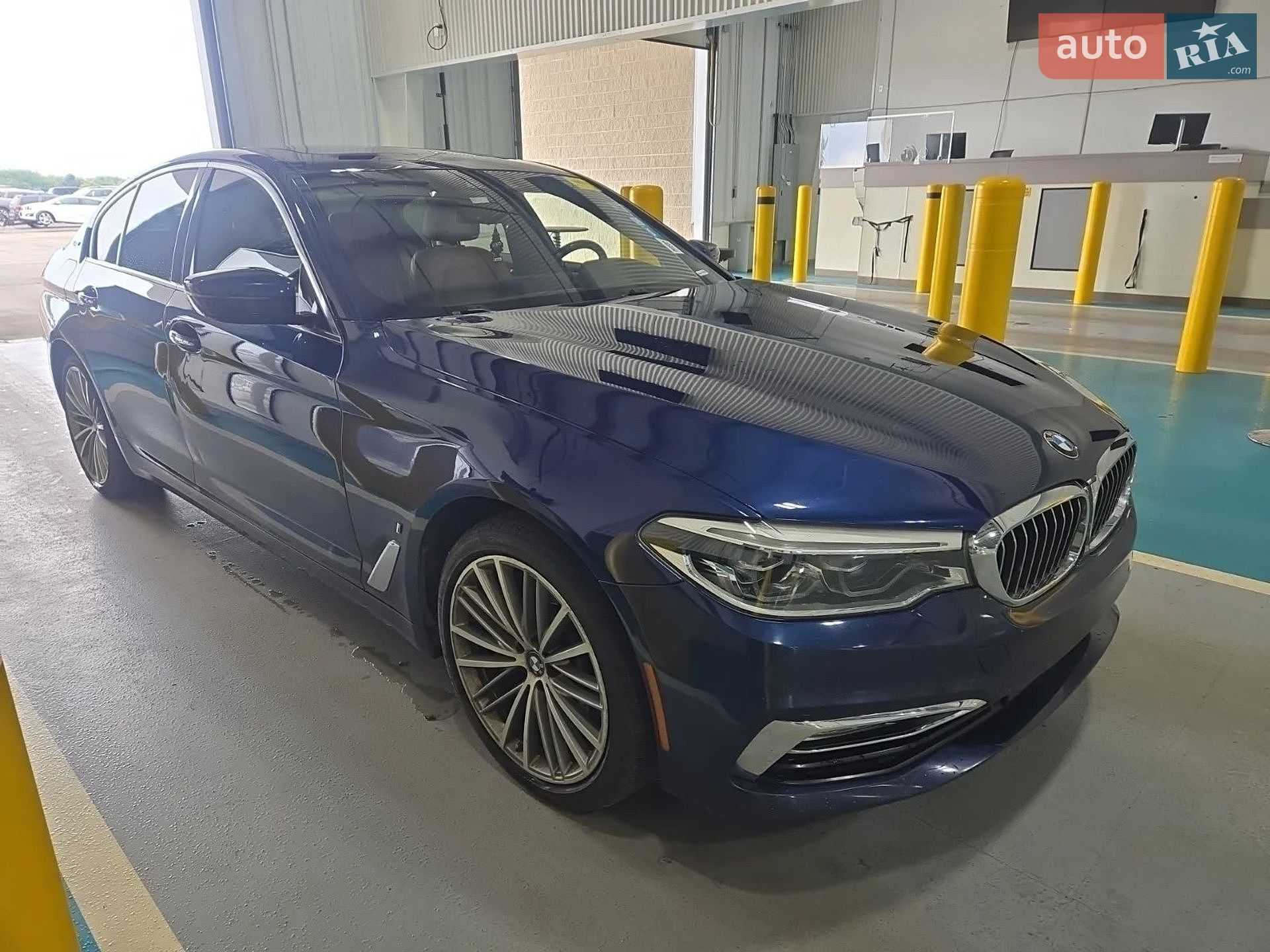 BMW 5 Series 2018 VIN WBAJB1C56JB085165 фото оголошення 2 з 34