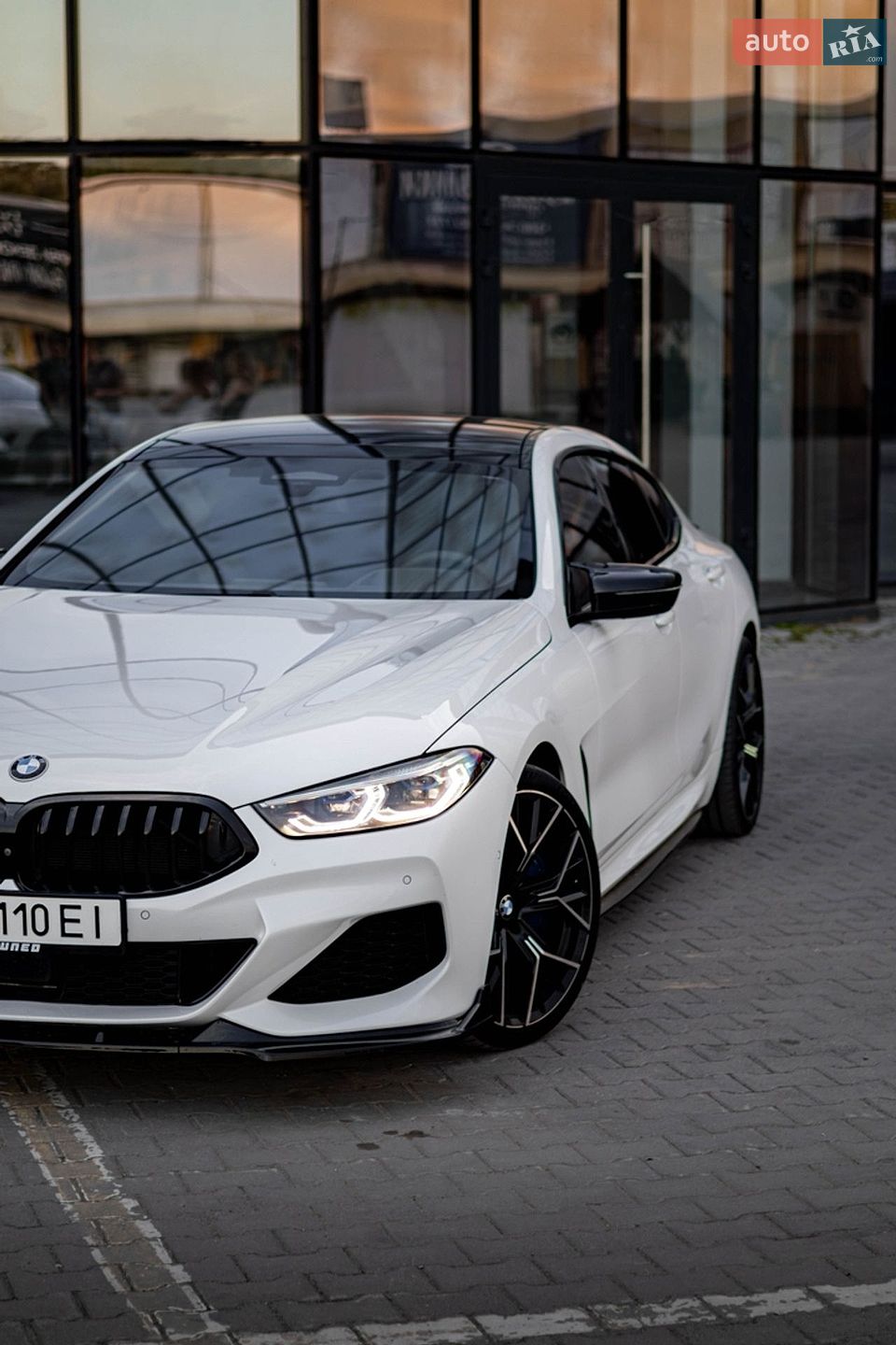 BMW 8 Series Gran Coupe 2019 VIN WBAGV8C01LCD86053 фото оголошення 2 з 17