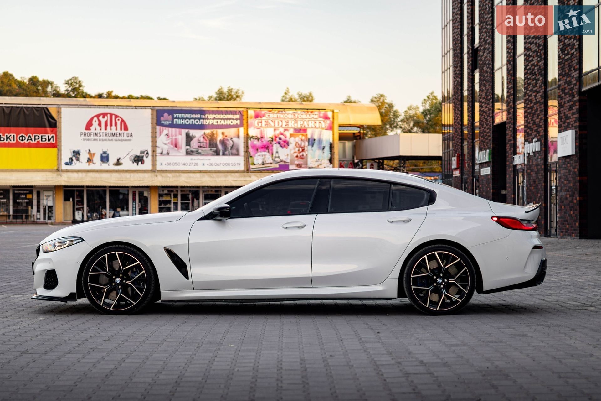 BMW 8 Series Gran Coupe 2019 VIN WBAGV8C01LCD86053 фото оголошення 4 з 17