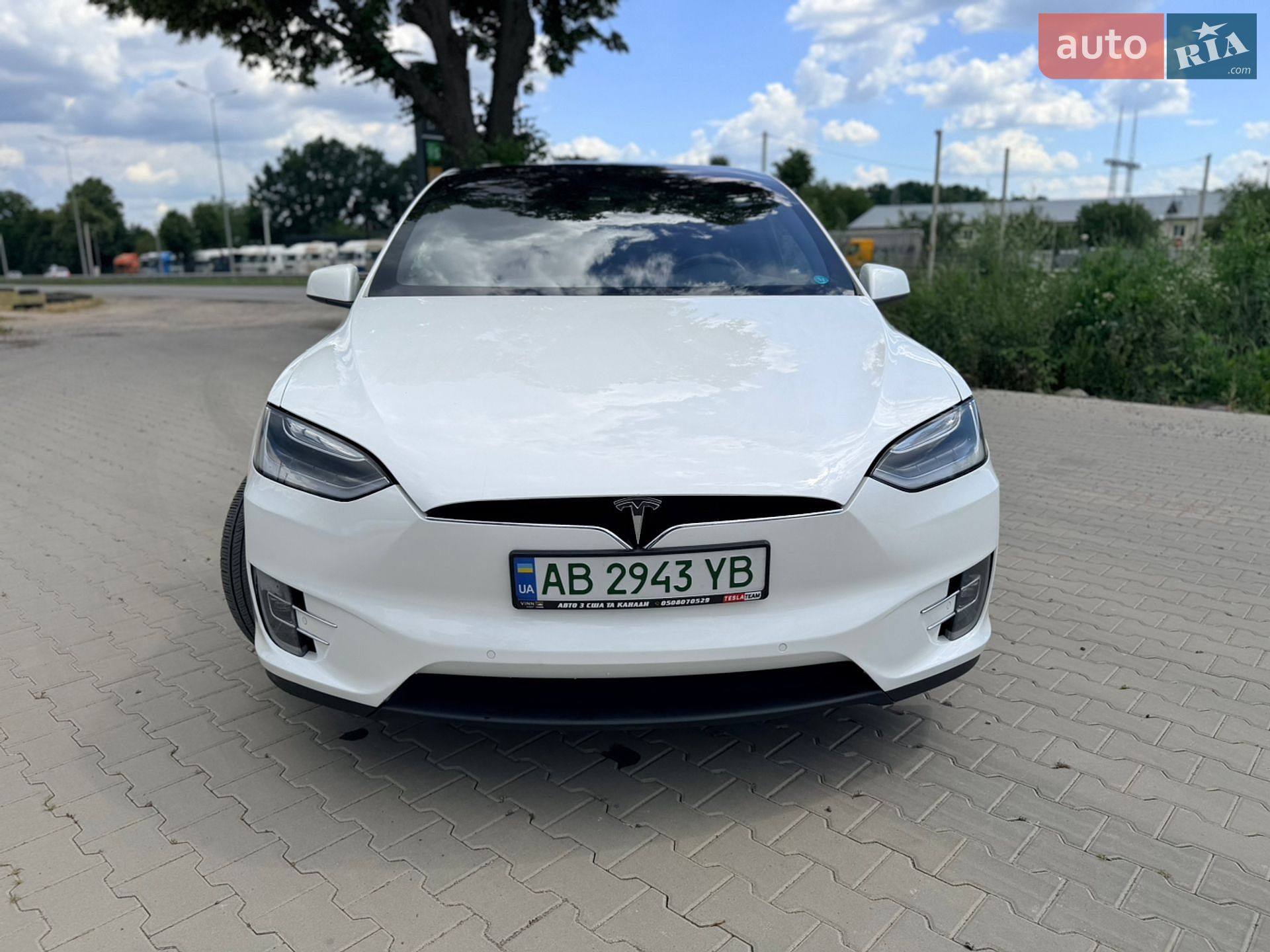 Tesla Model X 2017 VIN 5YJXCAE22HF068612 фото оголошення 3 з 21