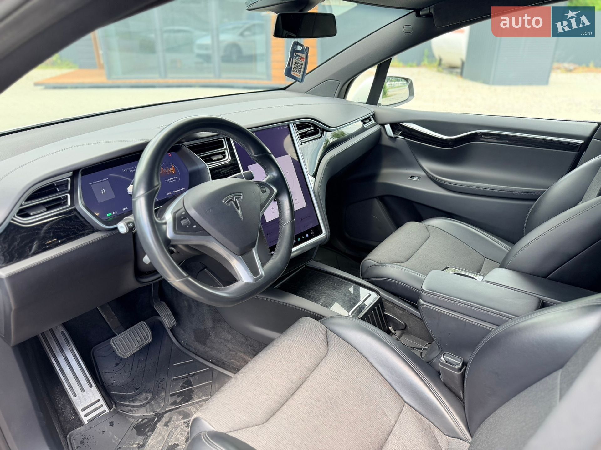 Tesla Model X 2017 VIN 5YJXCAE22HF068612 фото оголошення 11 з 21