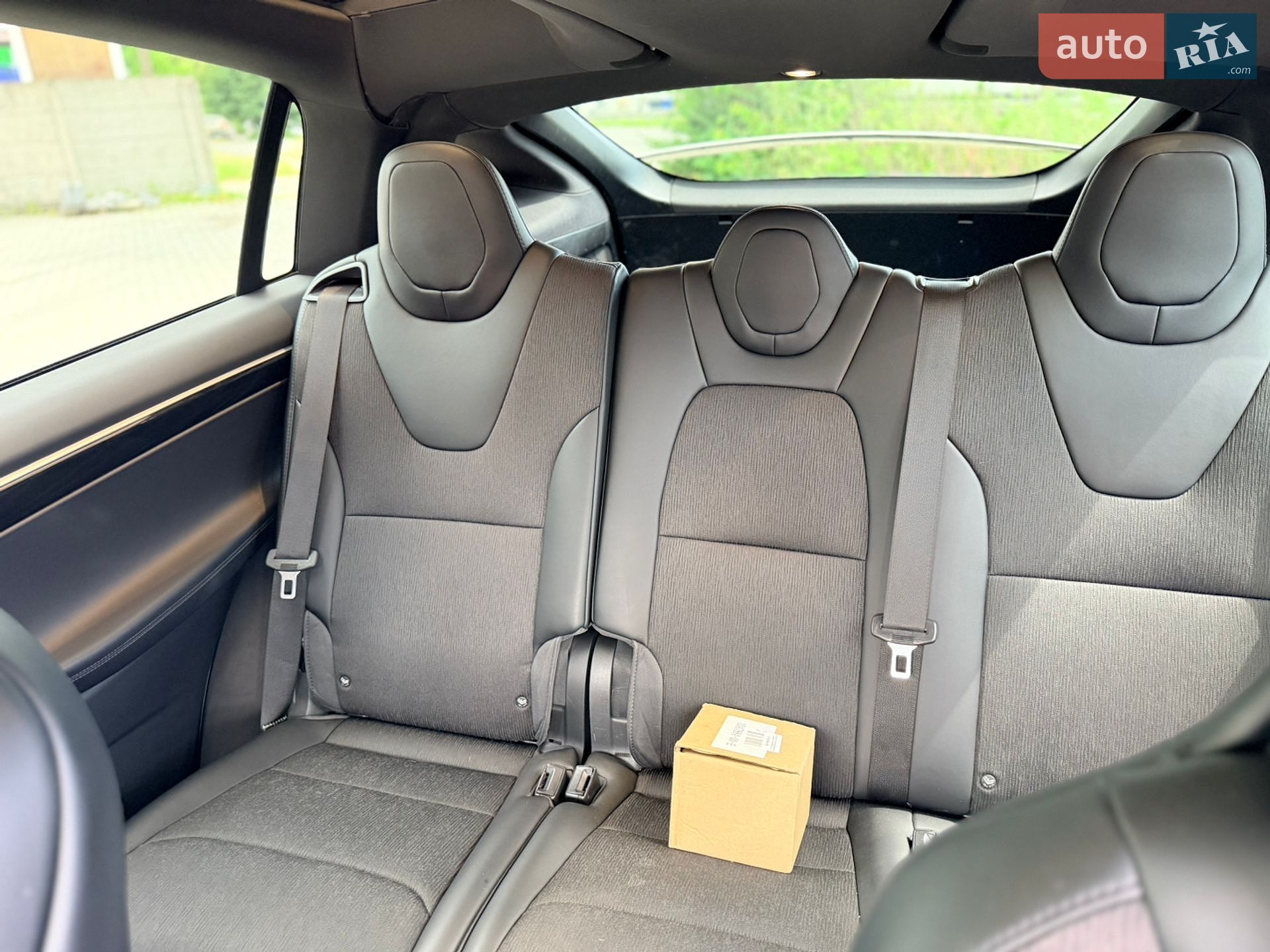 Tesla Model X 2017 VIN 5YJXCAE22HF068612 фото оголошення 17 з 21