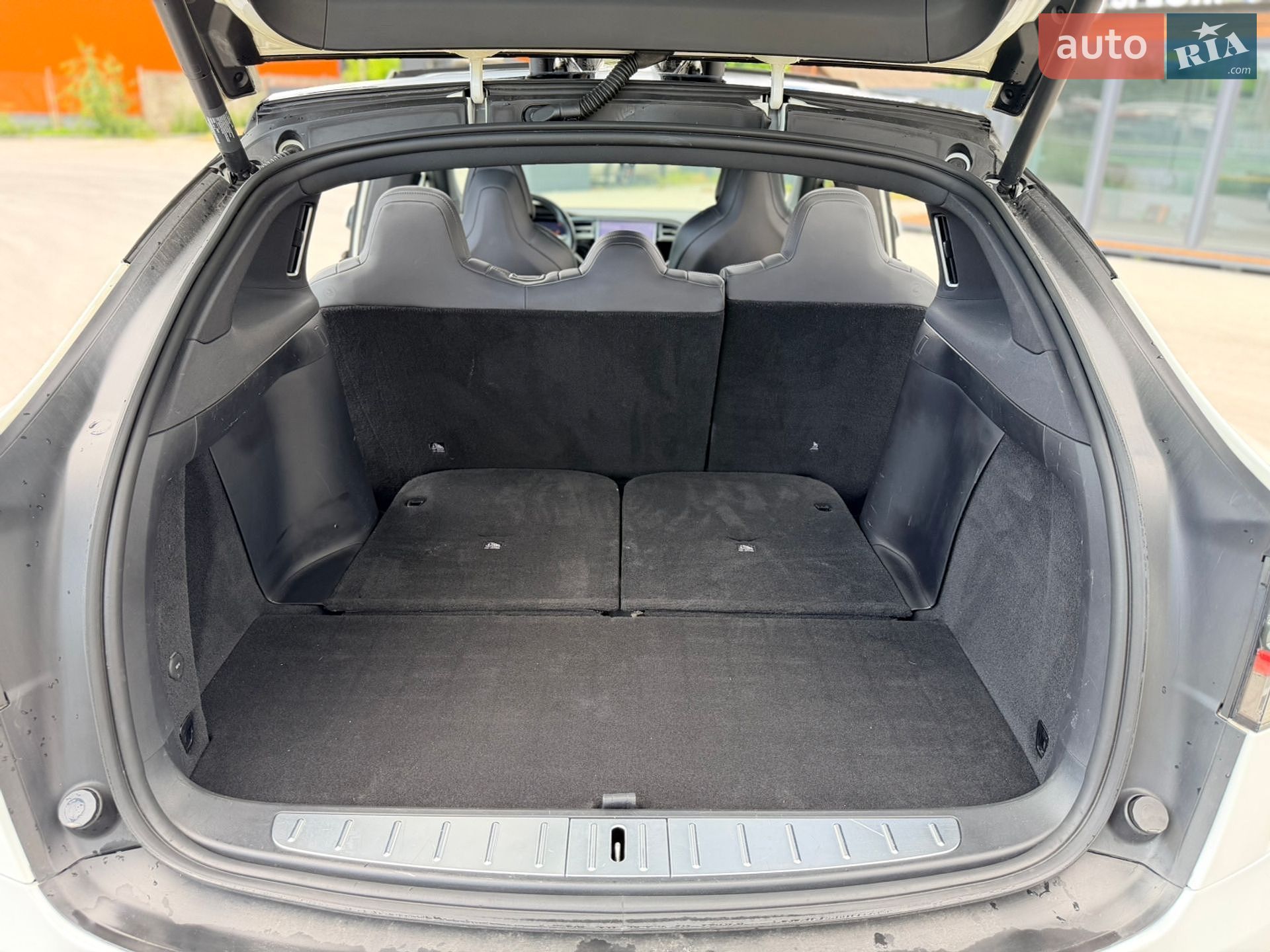 Tesla Model X 2017 VIN 5YJXCAE22HF068612 фото оголошення 19 з 21