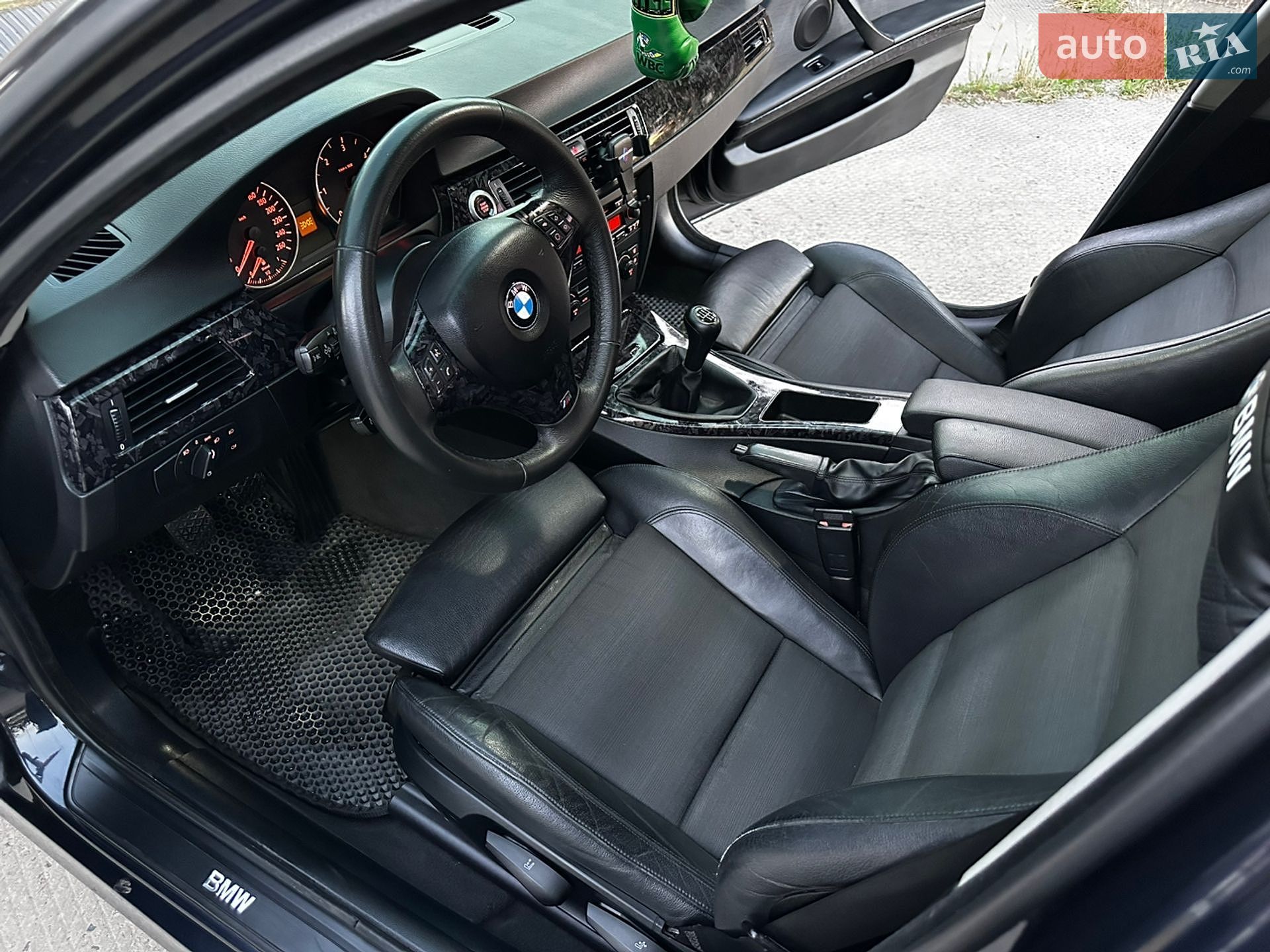 BMW 3 Series 2005 VIN WBAVC31010PY53931 фото оголошення 16 з 24
