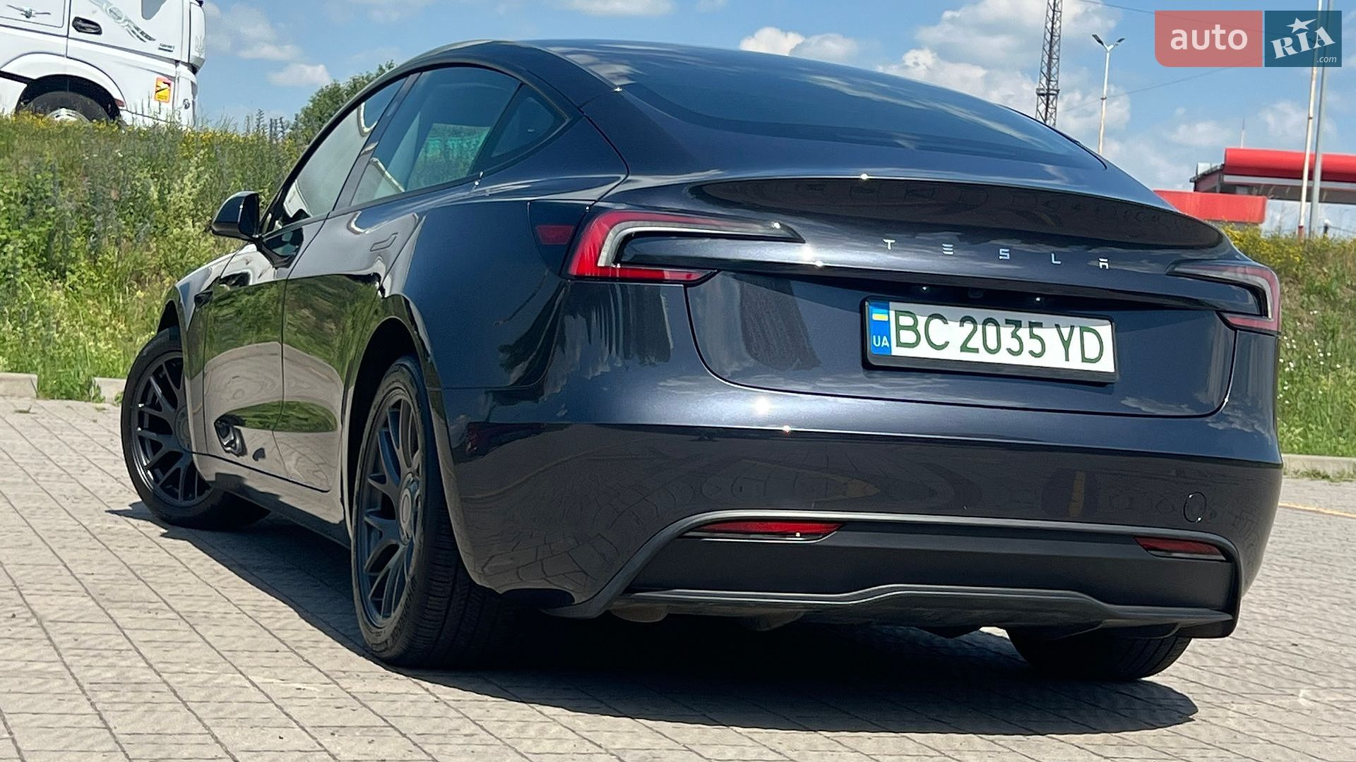 TESLA MODEL 3 2024 VIN 5YJ3E1EA0RF757503 фото оголошення 12 з 36