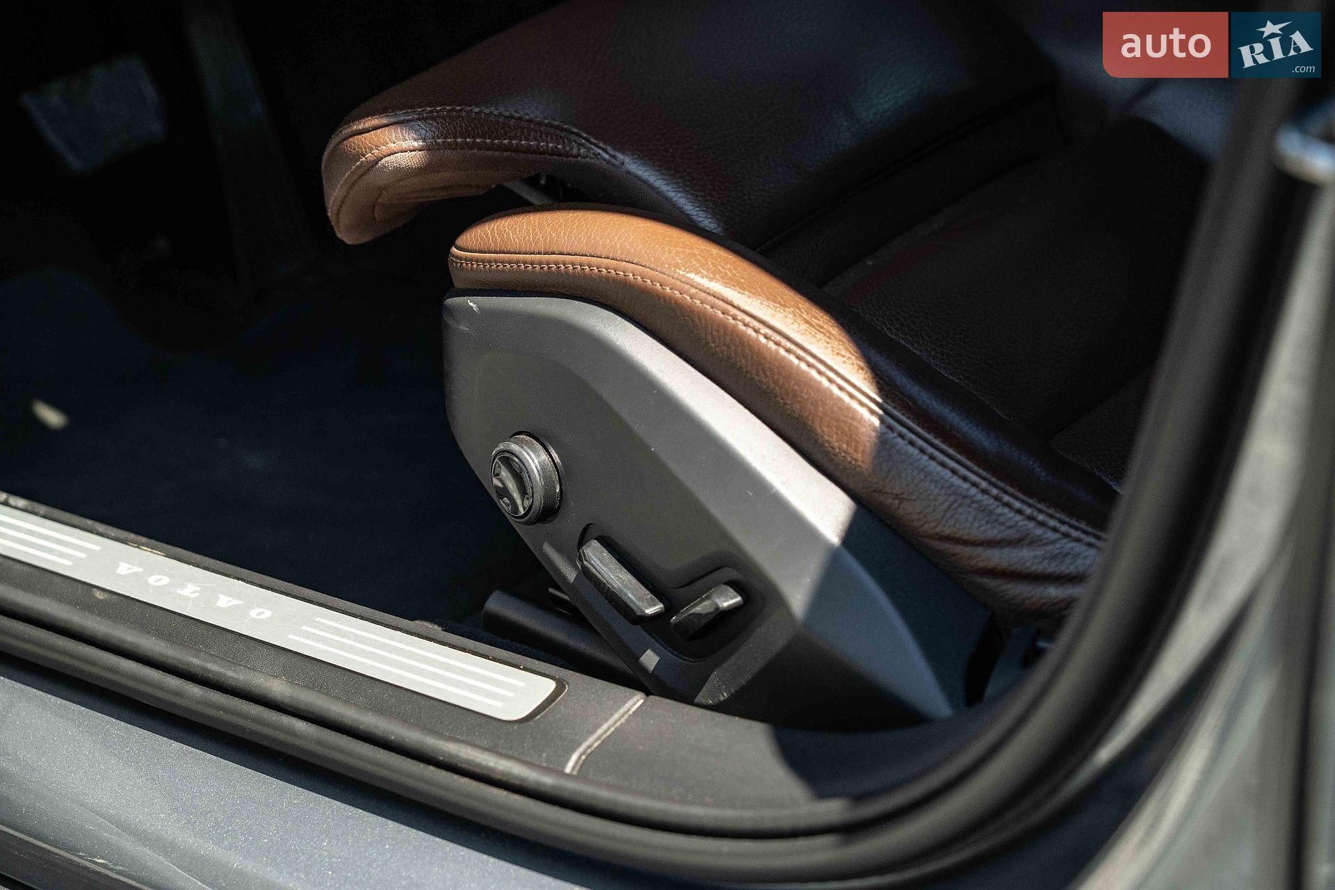 Volvo S90 2017 VIN LVYPS10BDJP038874 фото оголошення 20 з 48