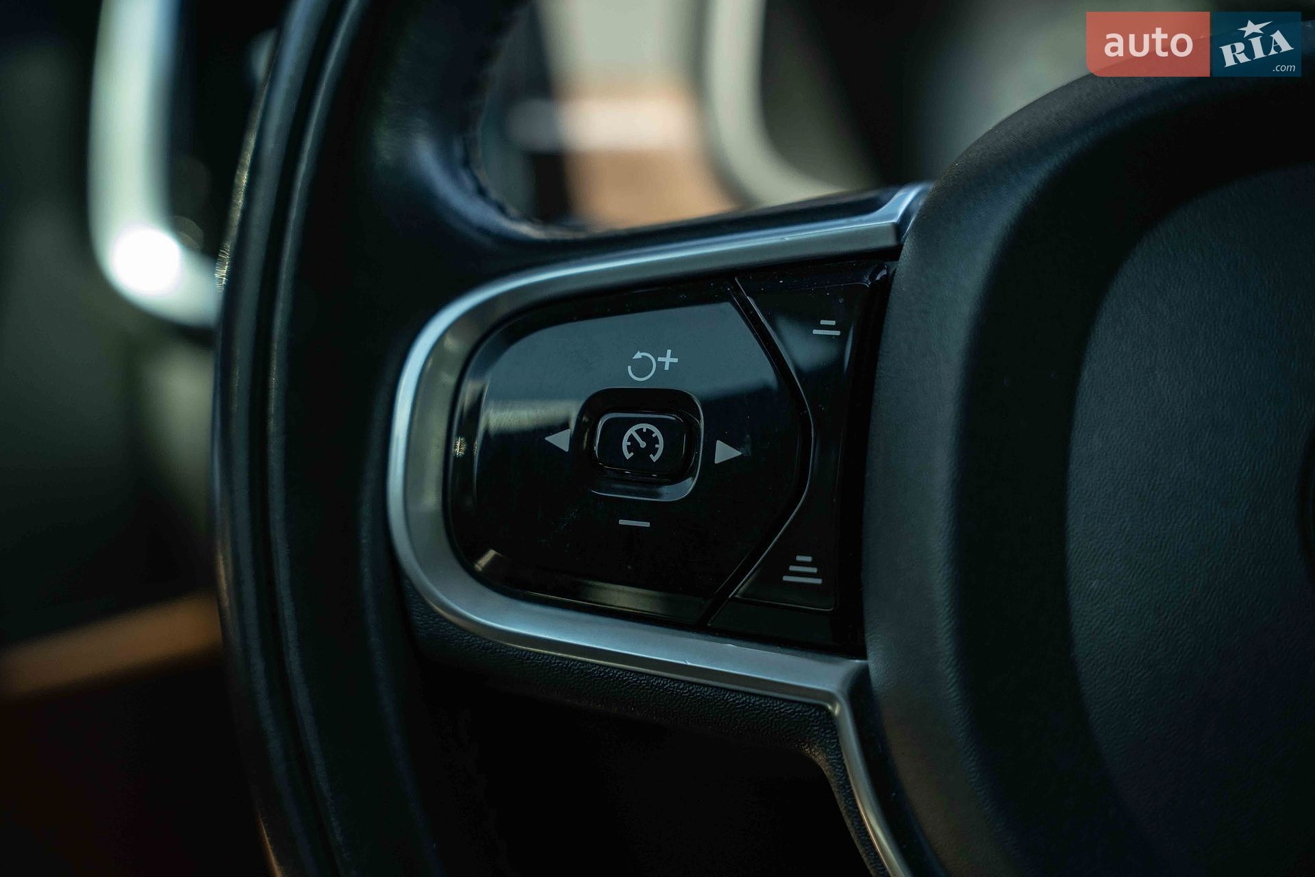 Volvo S90 2017 VIN LVYPS10BDJP038874 фото оголошення 28 з 48