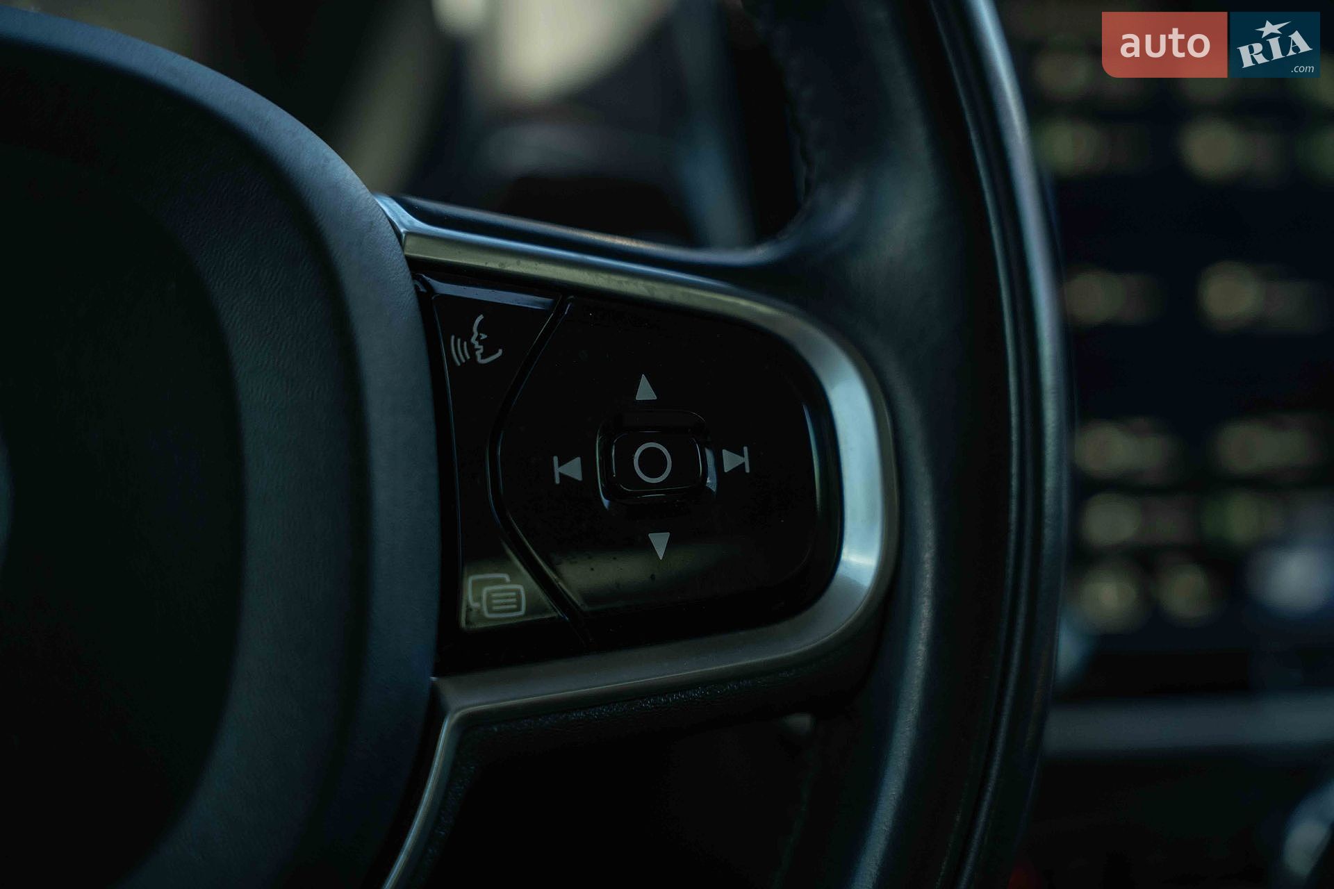 Volvo S90 2017 VIN LVYPS10BDJP038874 фото оголошення 29 з 48