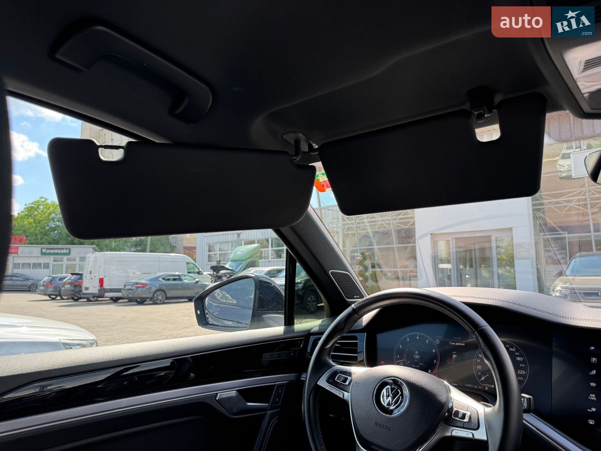 Volkswagen Touareg 2018 VIN WVGZZZCRZJD007231 фото оголошення 21 з 37