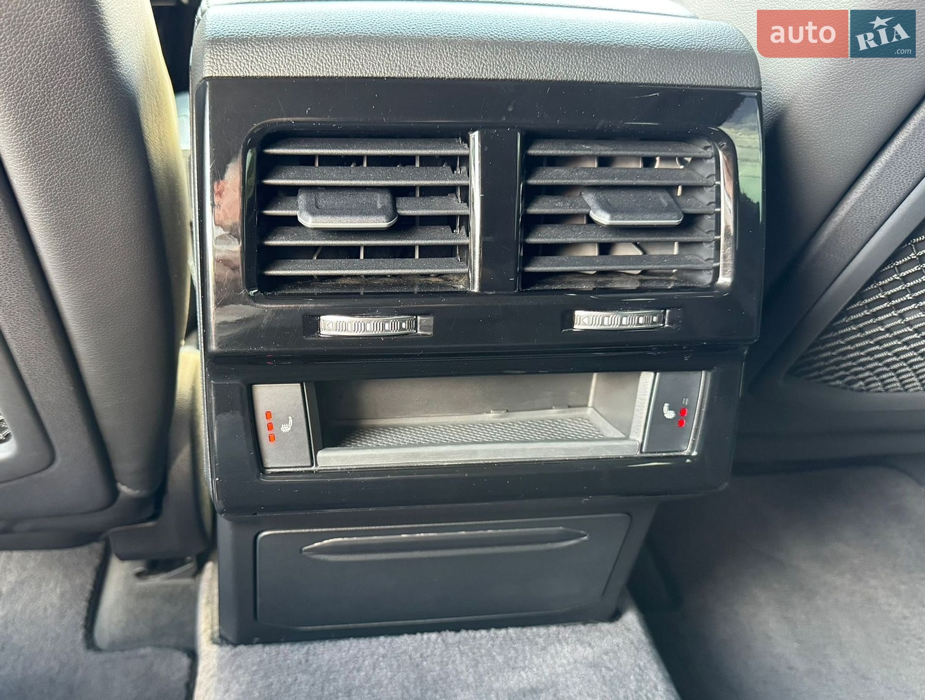 Volkswagen Touareg 2018 VIN WVGZZZCRZJD007231 фото оголошення 22 з 37