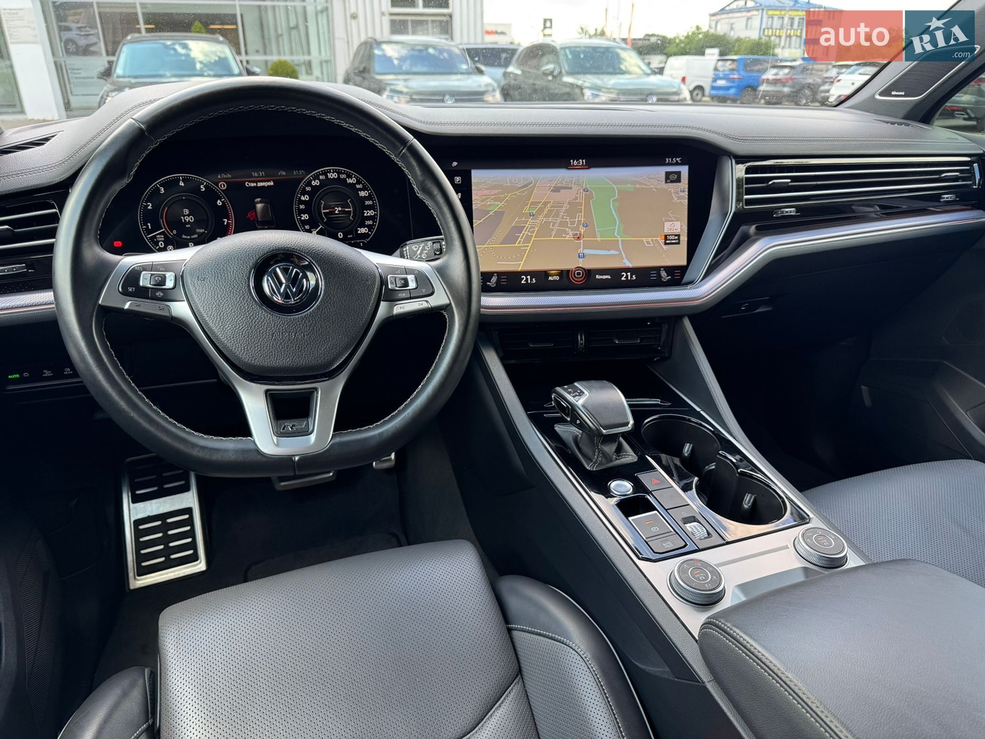 Volkswagen Touareg 2018 VIN WVGZZZCRZJD007231 фото оголошення 10 з 37