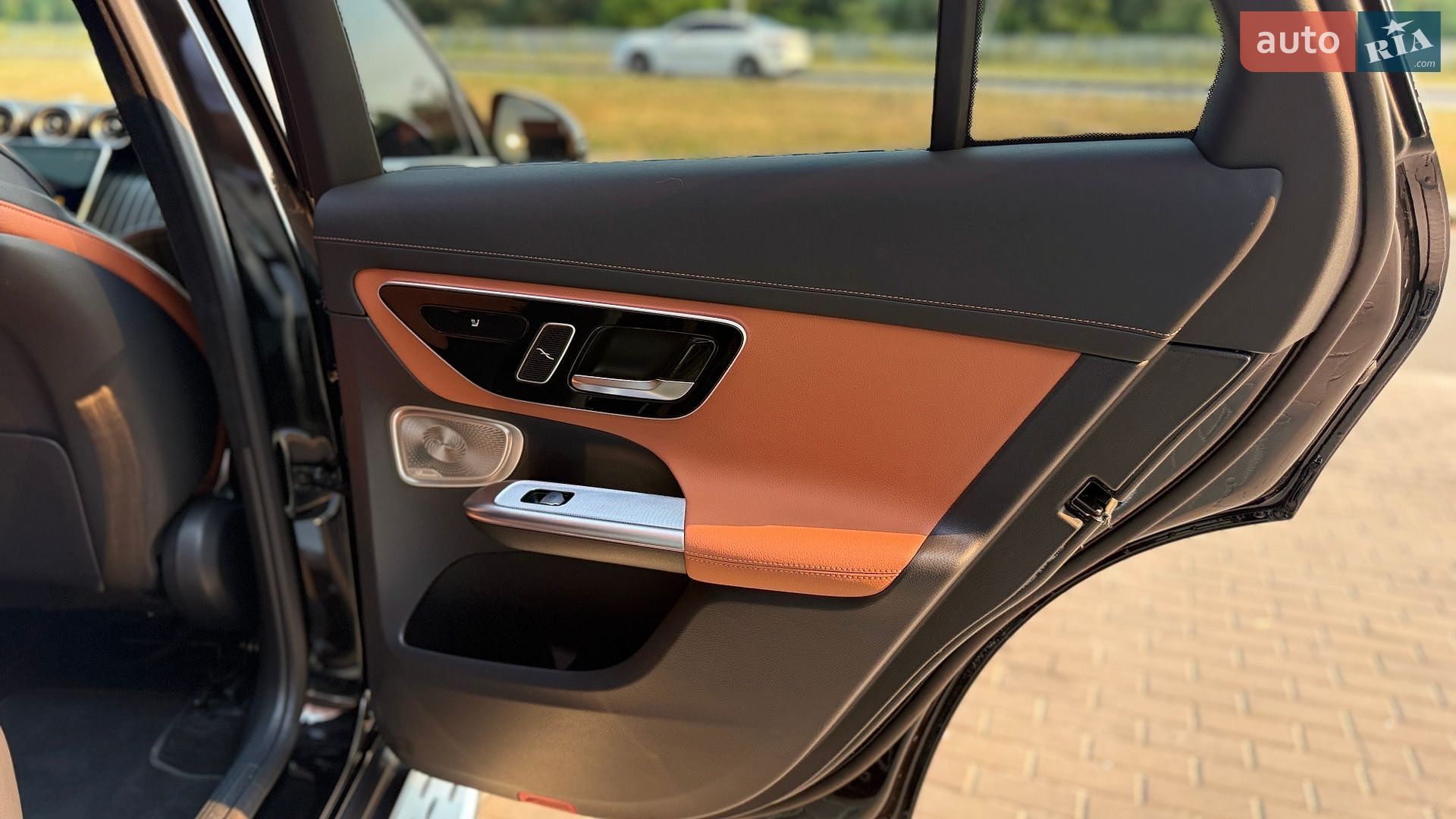 Mercedes-Benz GLC Class 2025 VIN W1NKJ5BB5TF458418 фото оголошення 25 з 48