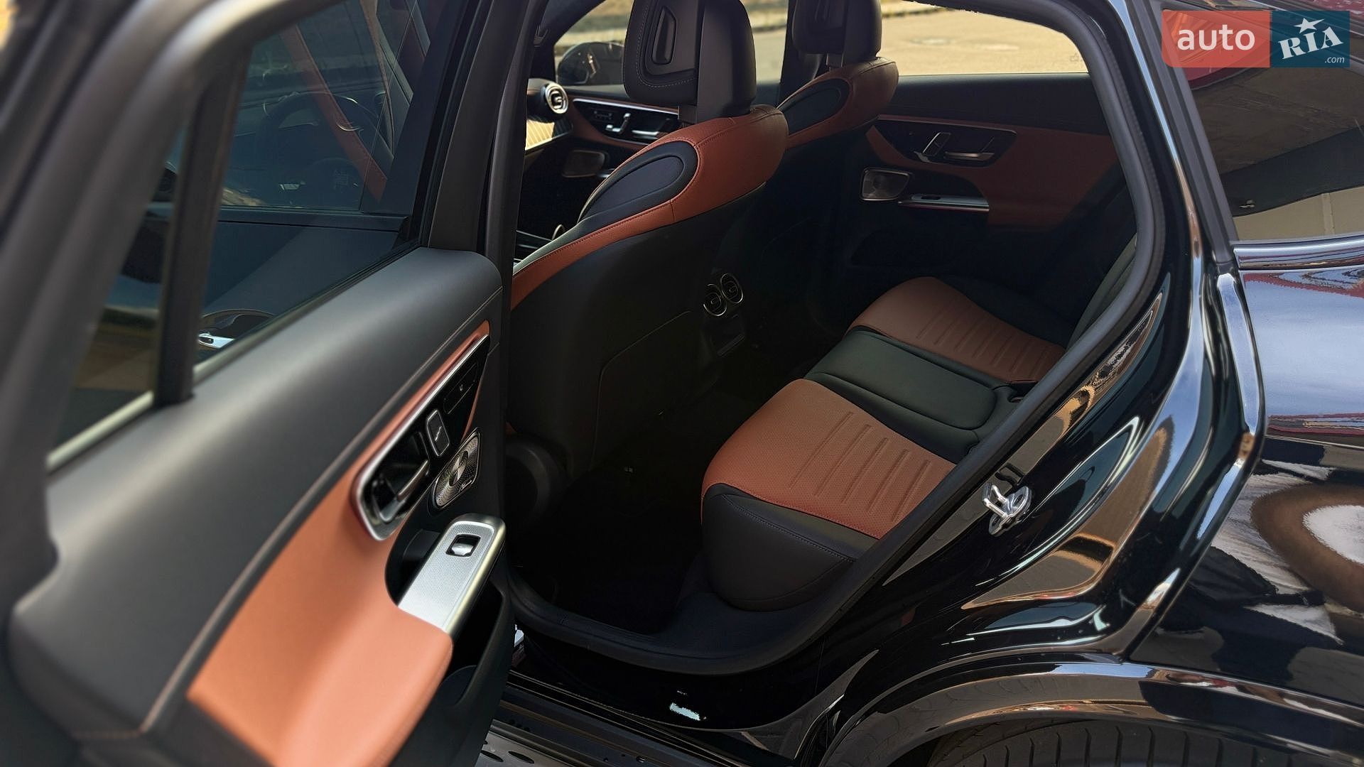 Mercedes-Benz GLC Class 2025 VIN W1NKJ5BB5TF458418 фото оголошення 32 з 48