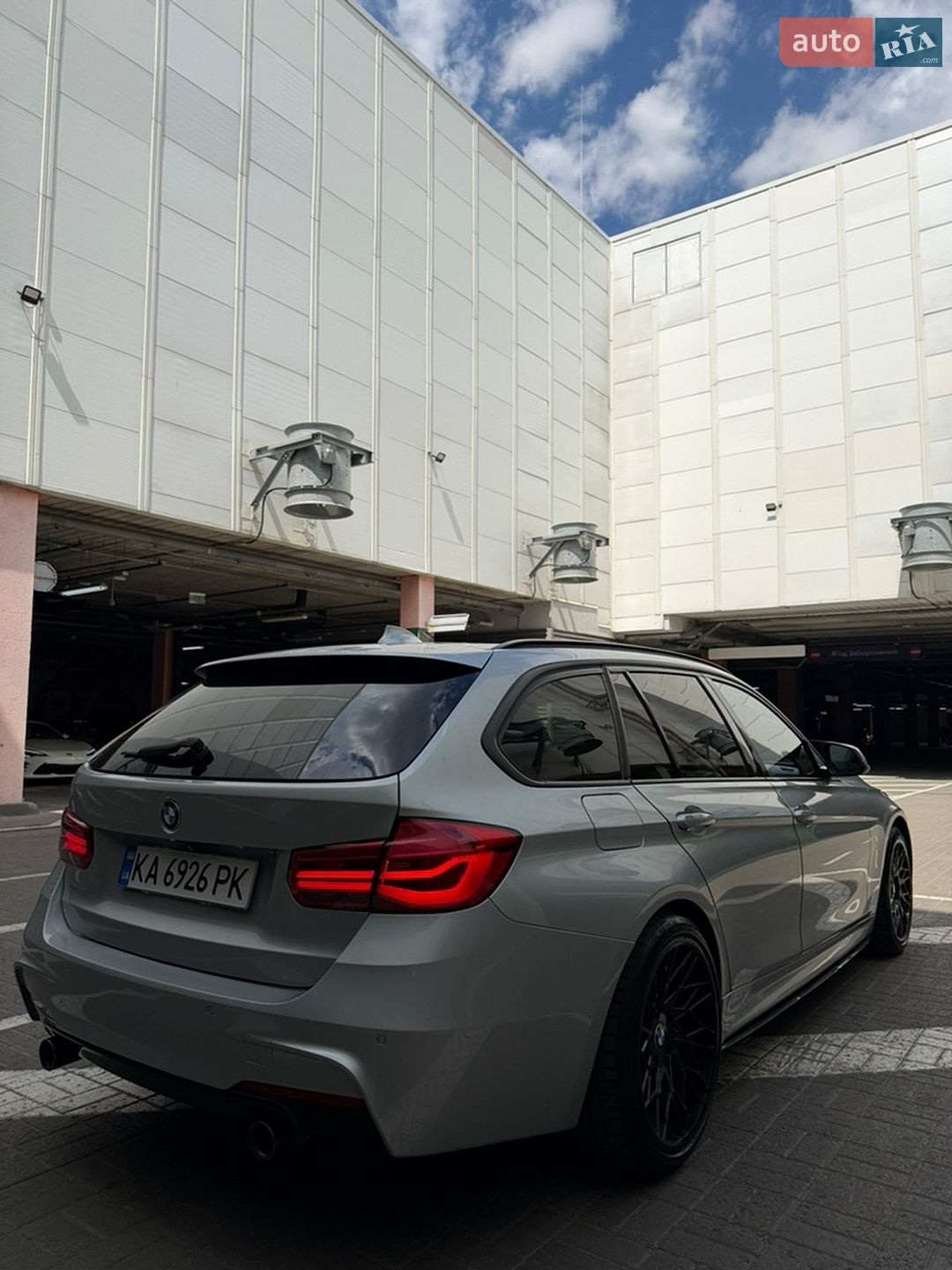 BMW 3 Series 2013 VIN WBA3K91010F909143 фото оголошення 8 з 32