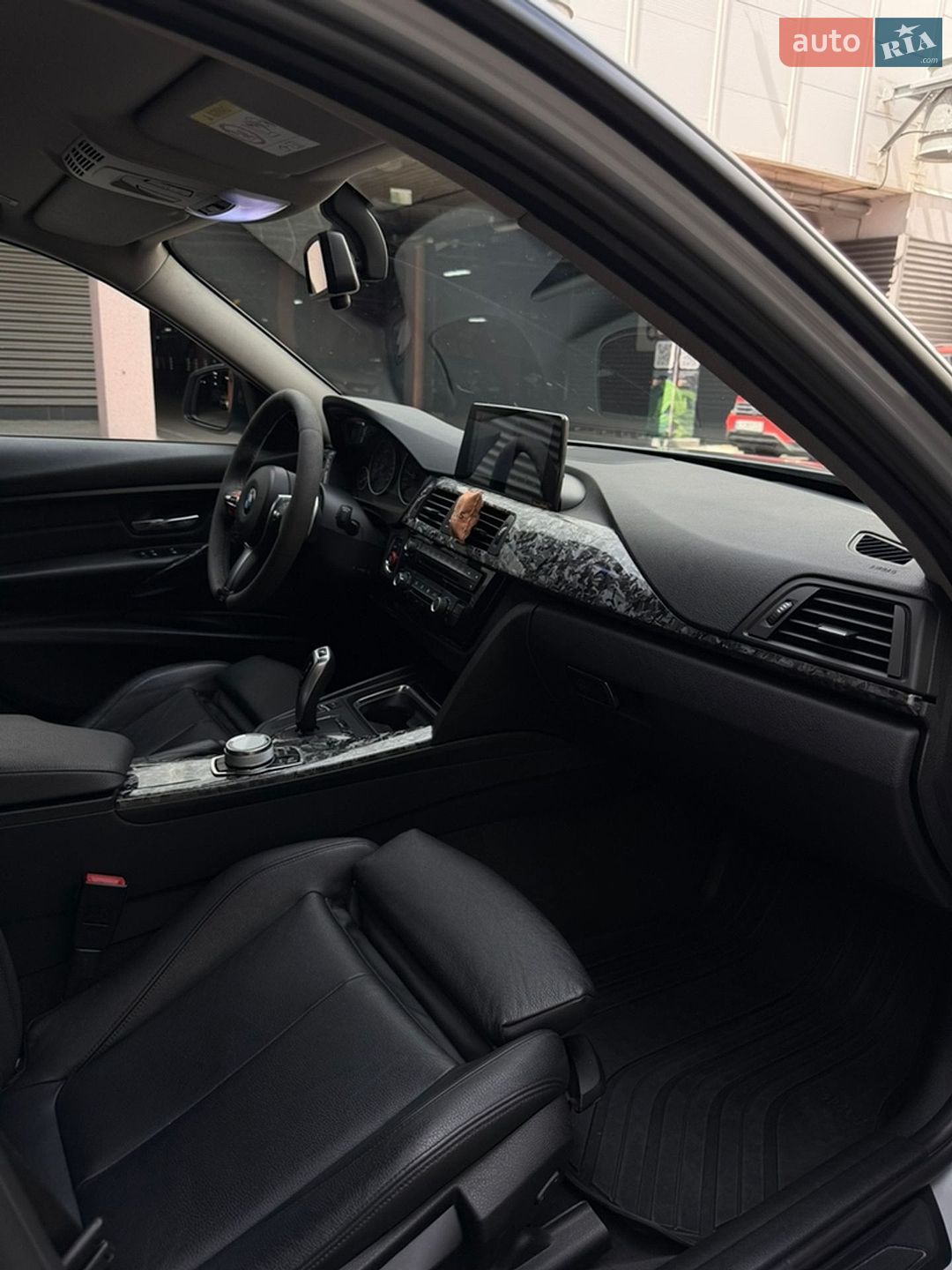 BMW 3 Series 2013 VIN WBA3K91010F909143 фото оголошення 22 з 32