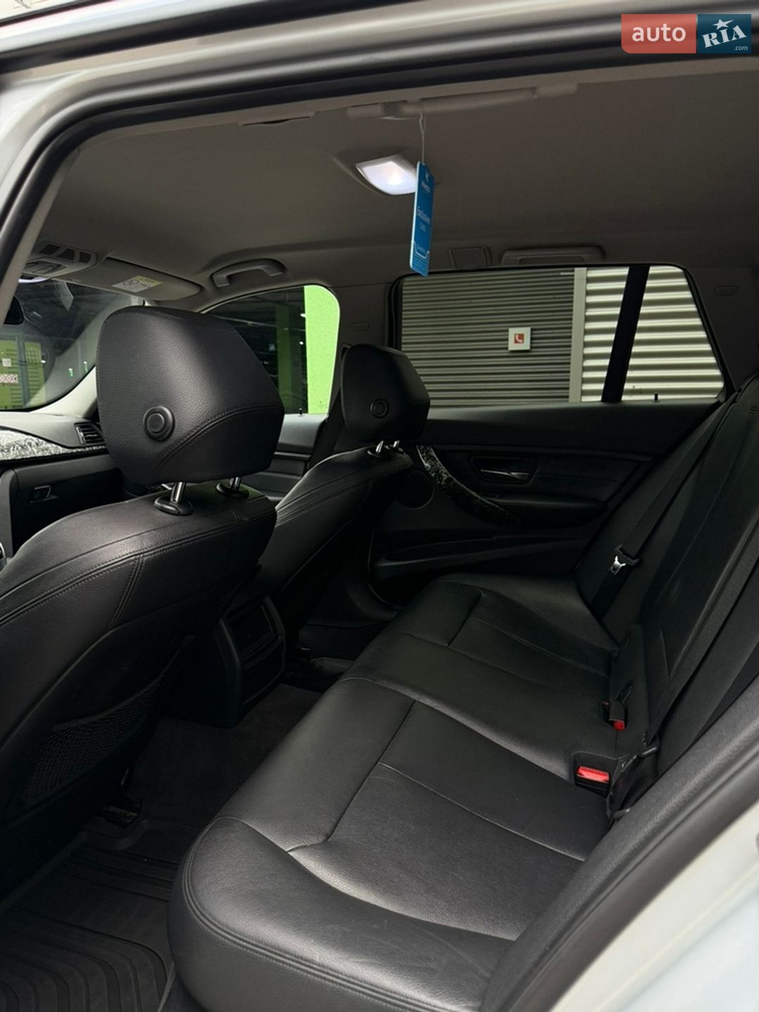 BMW 3 Series 2013 VIN WBA3K91010F909143 фото оголошення 25 з 32
