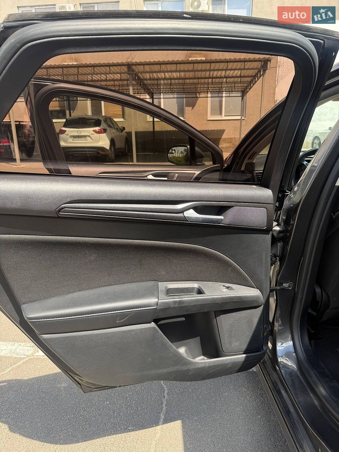 Ford Fusion 2018 VIN 3FA6P0G74JR256870 фото оголошення 3 з 8