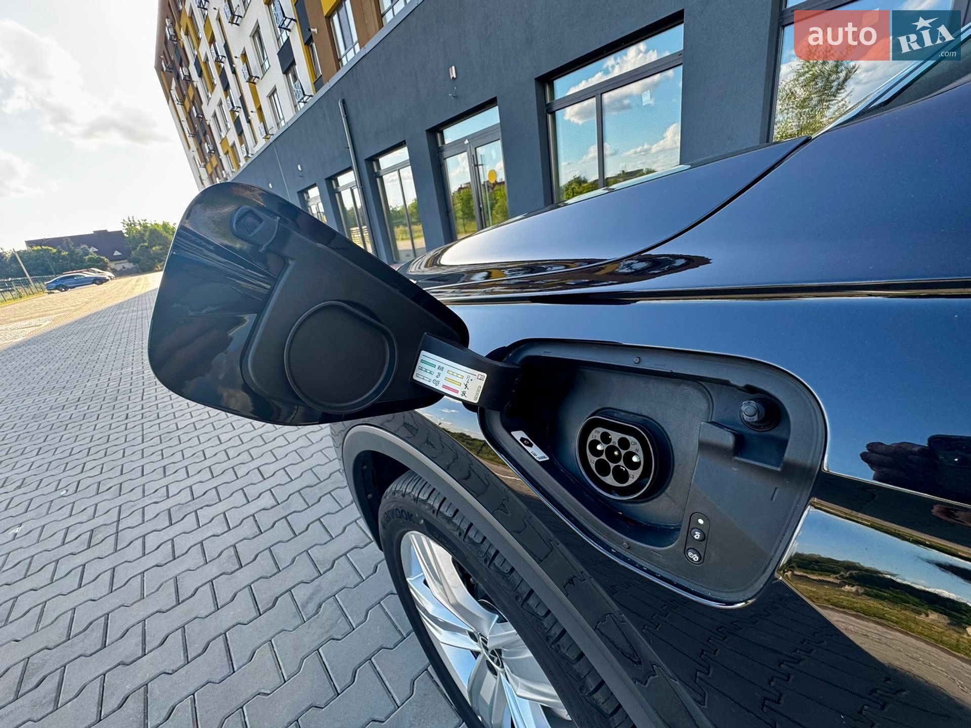 Volkswagen Tiguan 2022 VIN WVGZZZ5NZNW411840 фото оголошення 17 з 111
