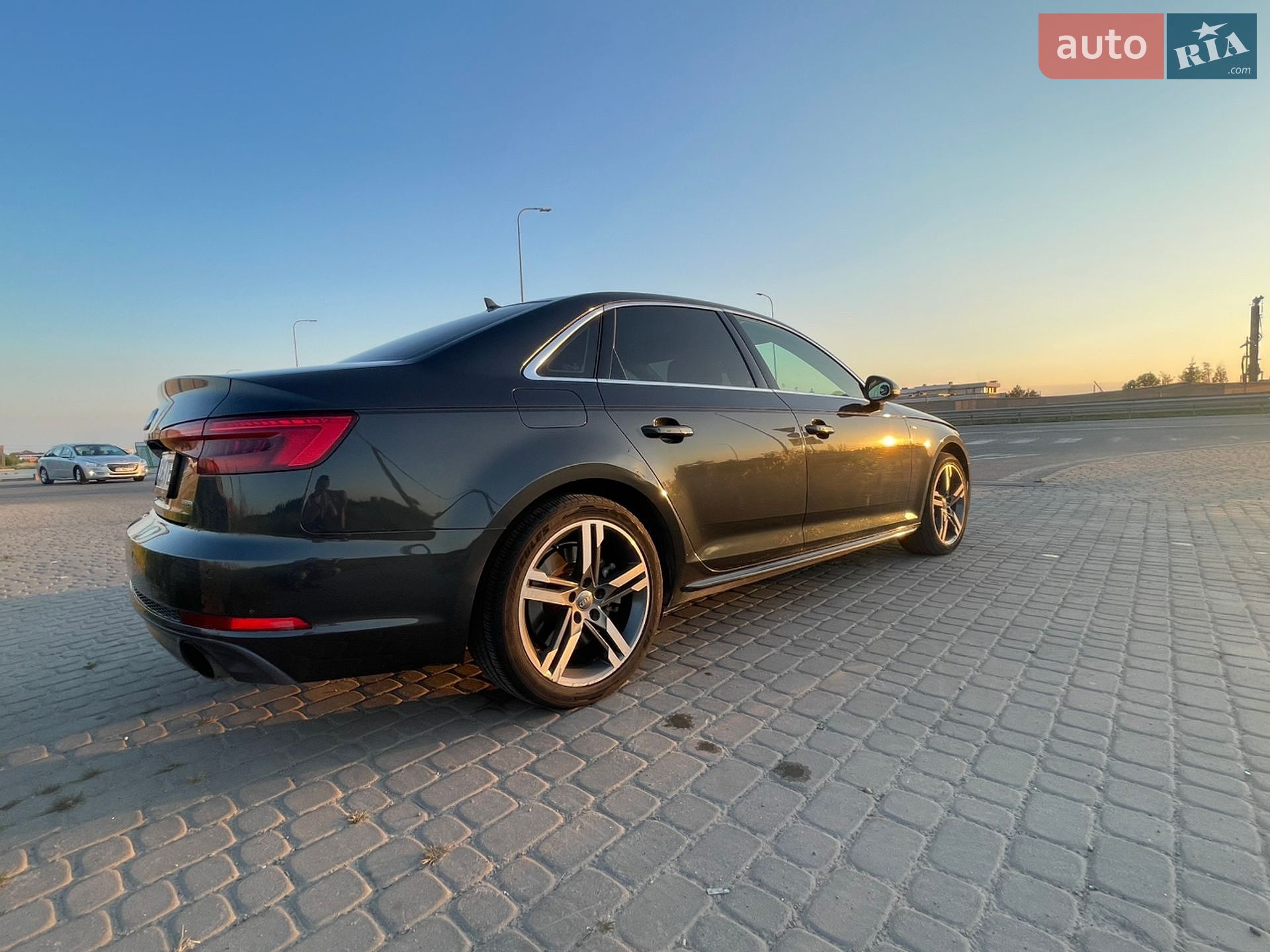 Audi A4 2016 VIN WAUENAF48HN025148 фото оголошення 8 з 21