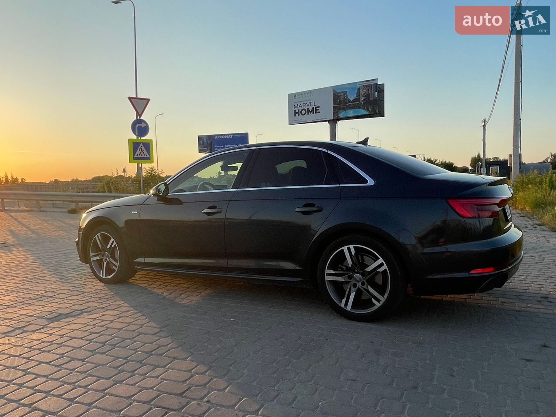 Audi A4 2016 VIN WAUENAF48HN025148 фото оголошення 10 з 21